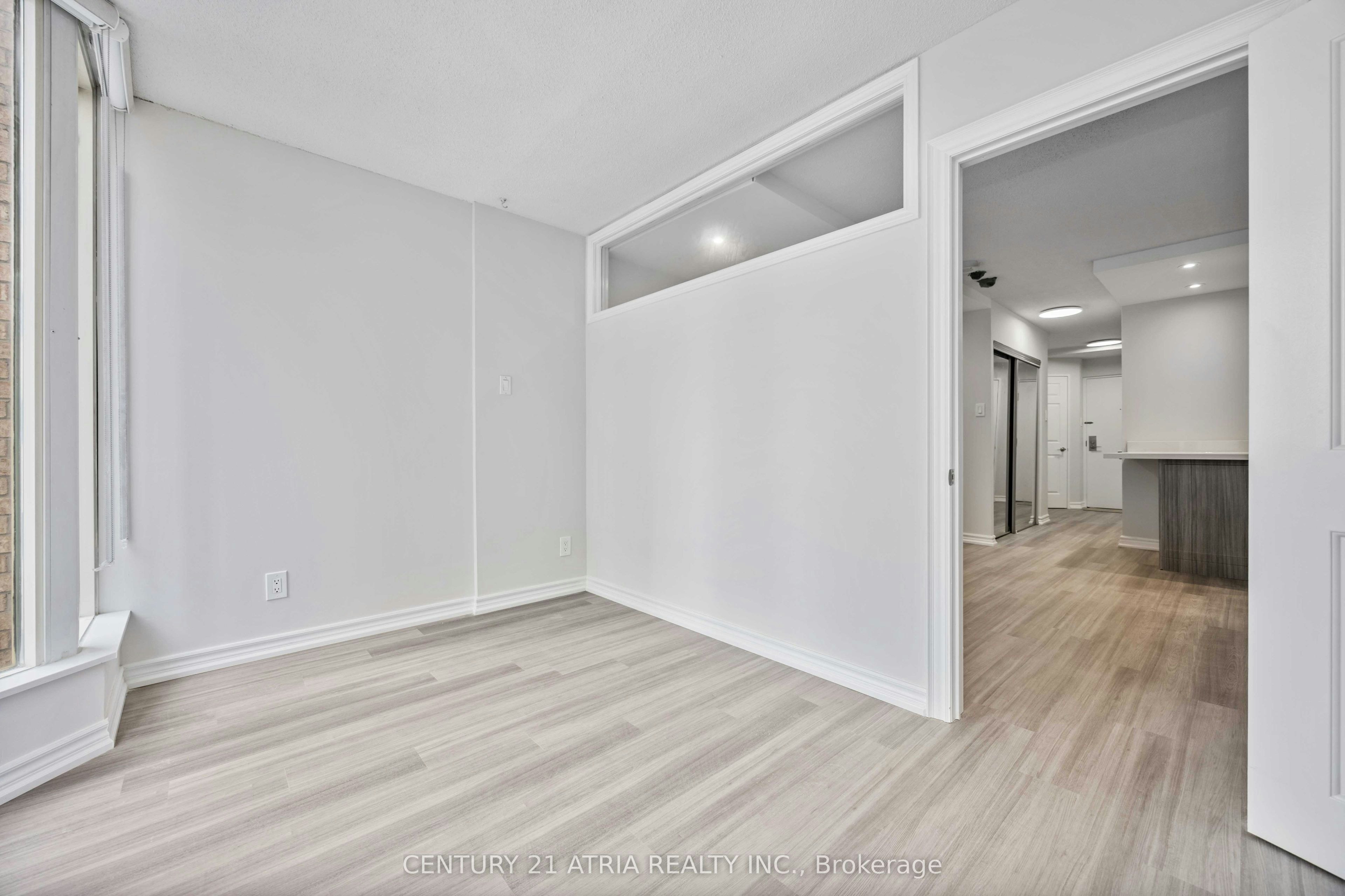 2205-55 Centre Avenue, Toronto, ON, M5G 2H5 - 14