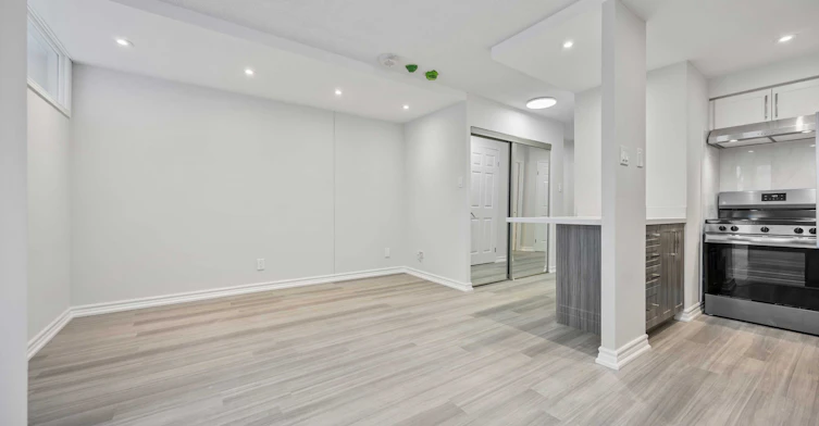 2205-55 Centre Avenue, Toronto, ON, M5G 2H5 - 3