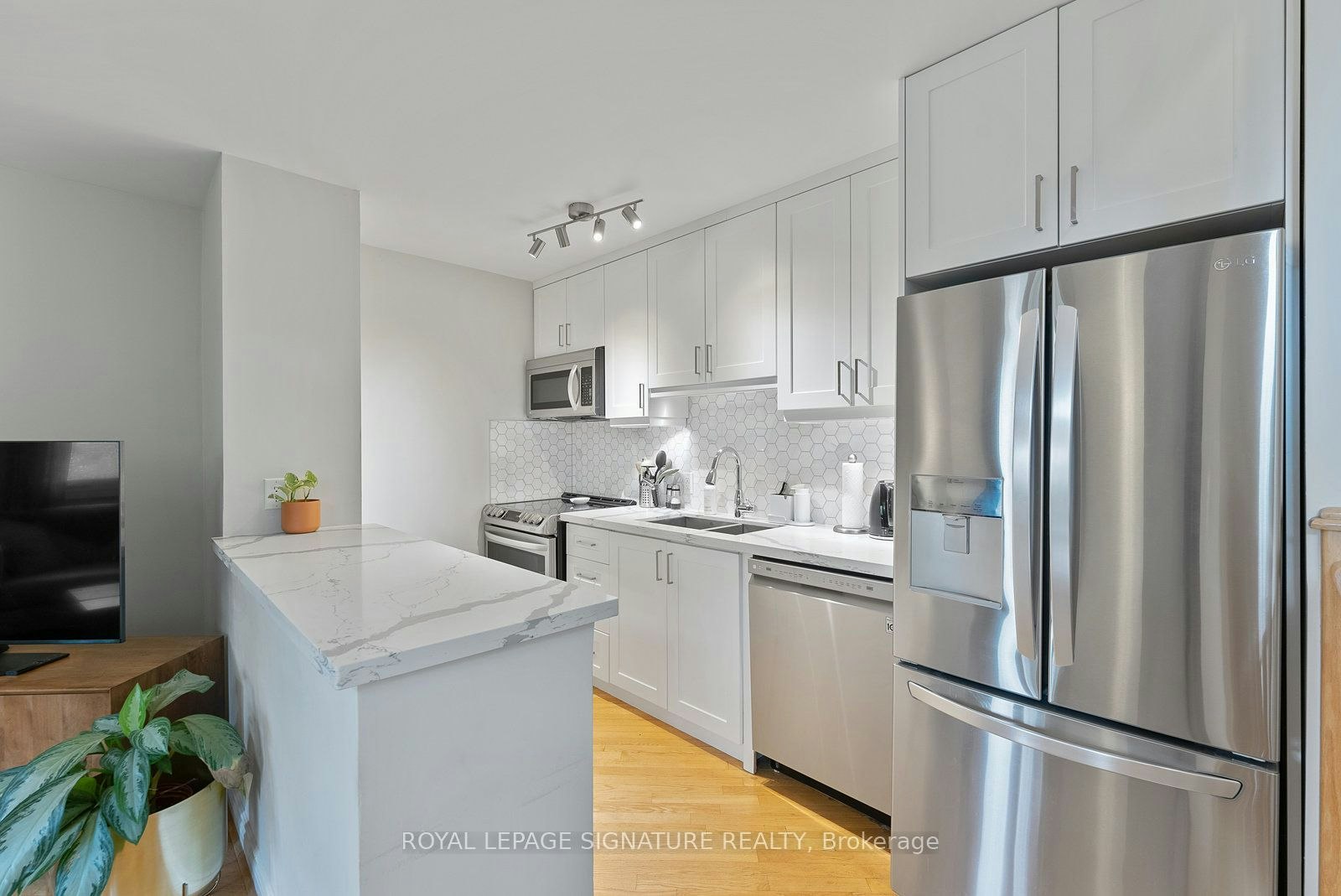 2-359 Albany Avenue, Toronto, ON, M5R 3E2 - 11
