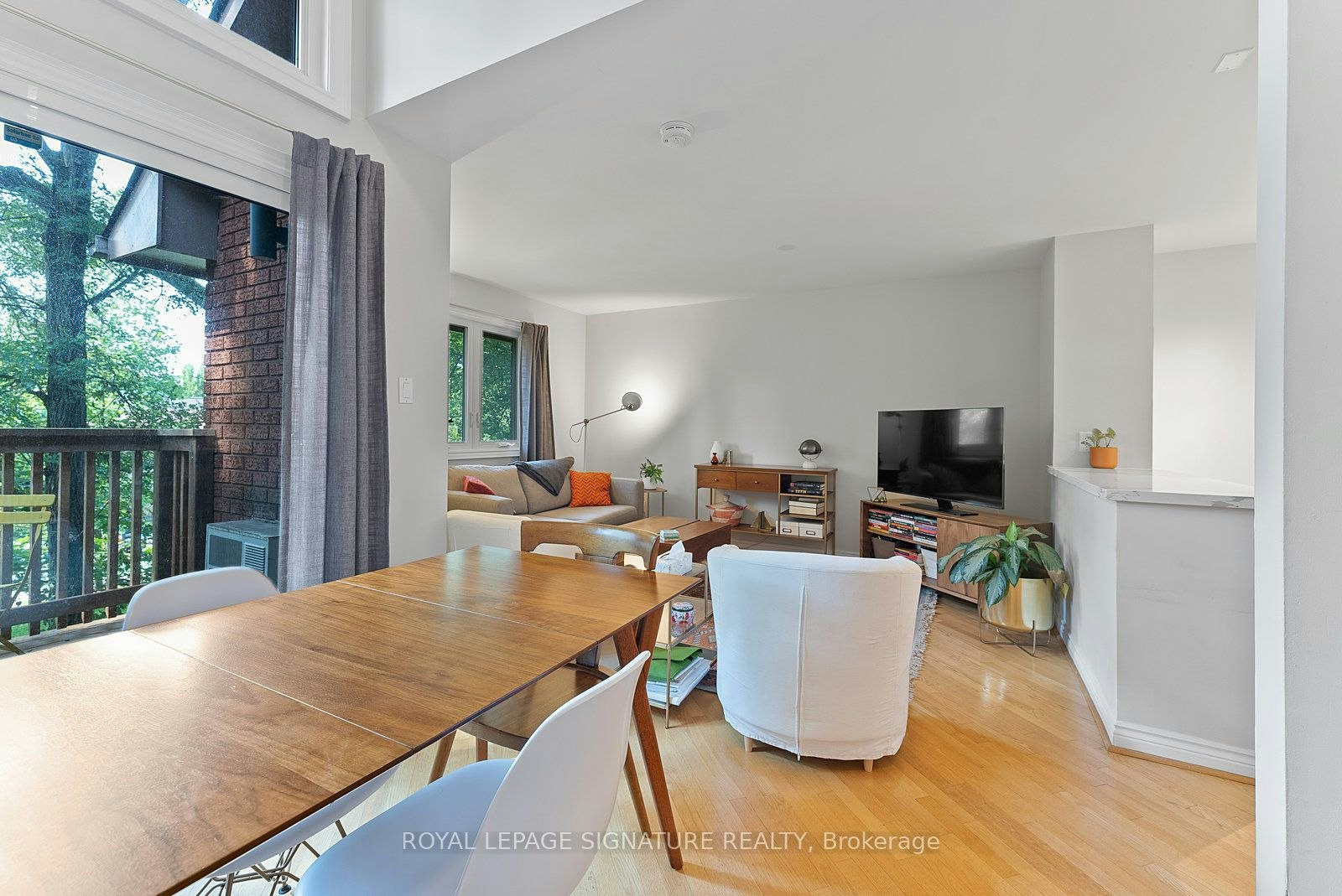 2-359 Albany Avenue, Toronto, ON, M5R 3E2 - 3