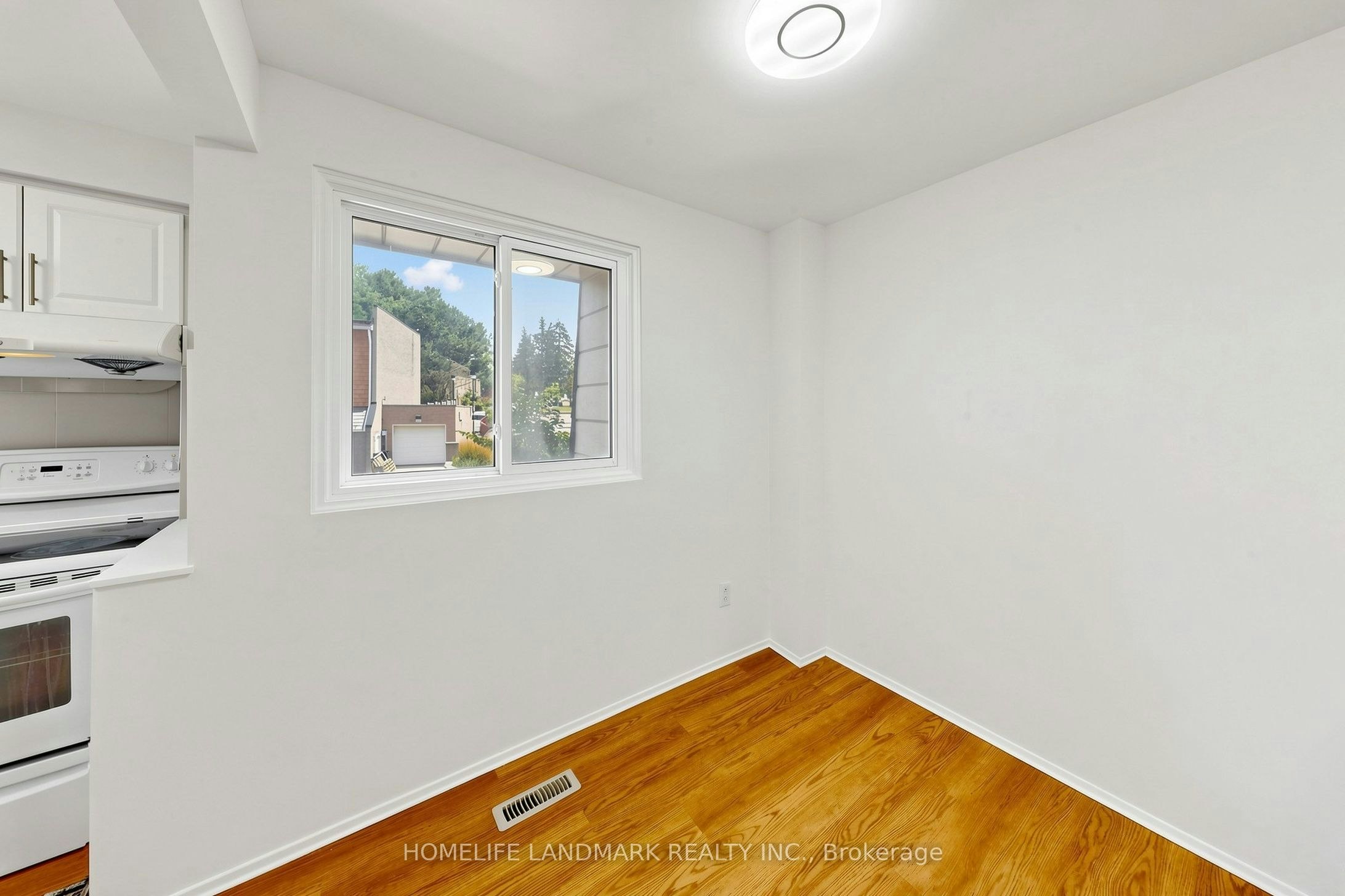 8 Rusty Crest Way, Toronto, ON, M2J 2Y4 - 12