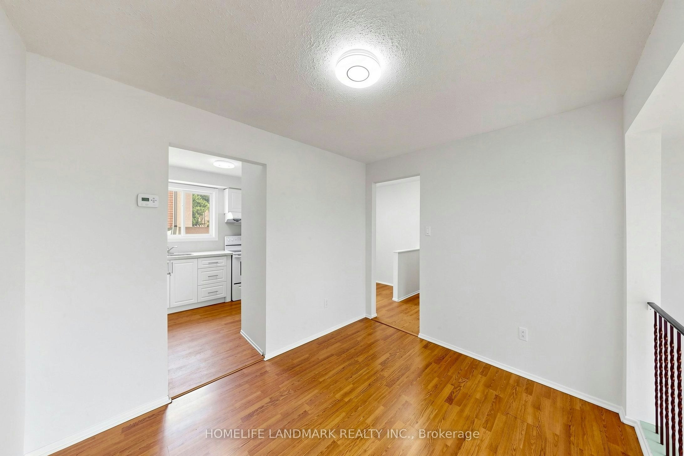 8 Rusty Crest Way, Toronto, ON, M2J 2Y4 - 11