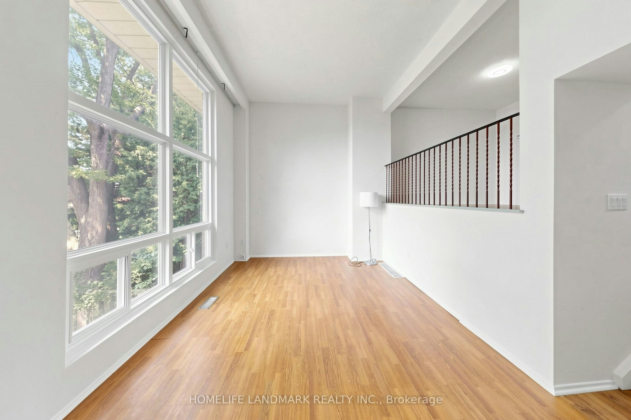 8 Rusty Crest Way, Toronto, ON, M2J 2Y4 - 3