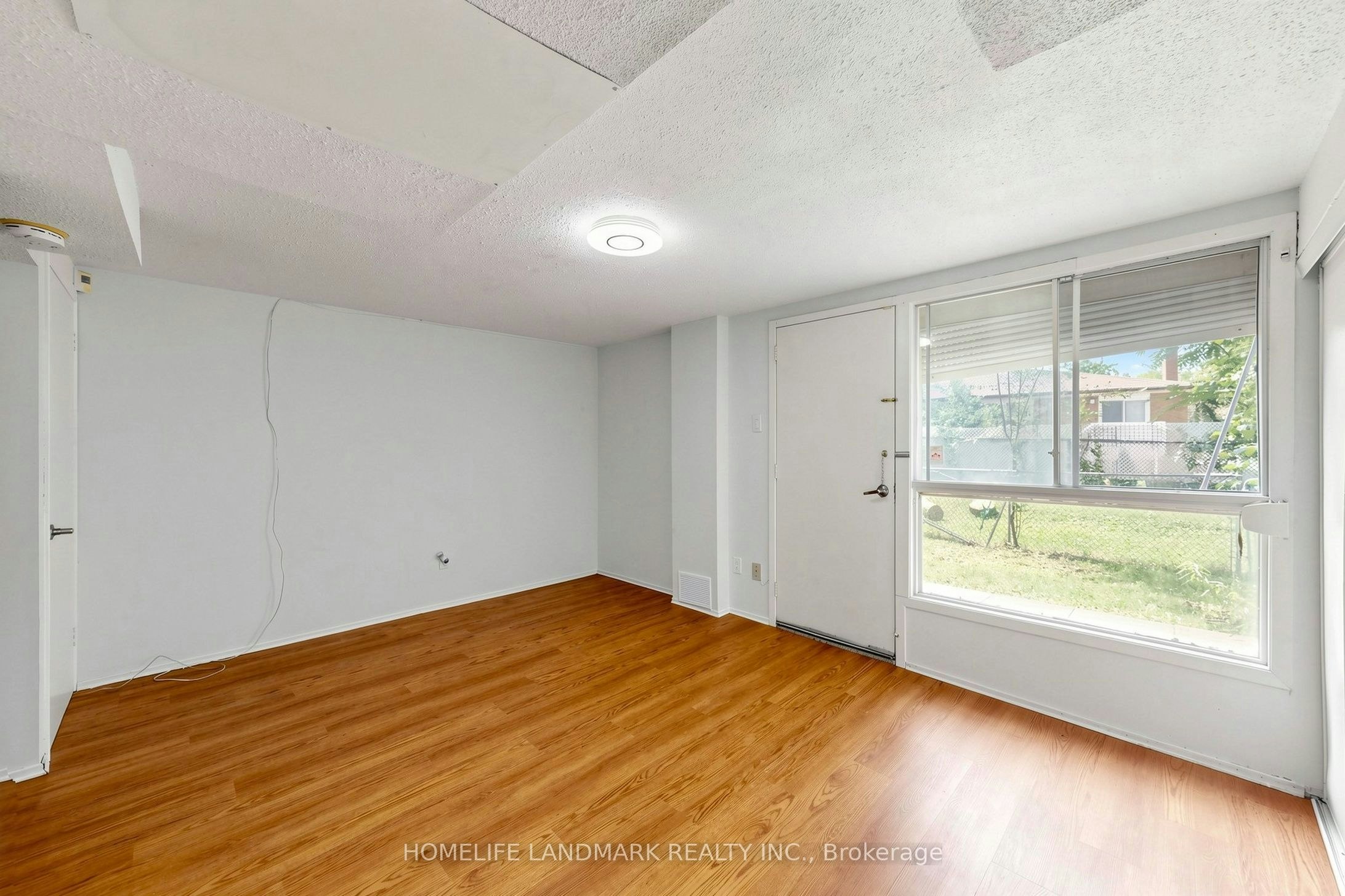 8 Rusty Crest Way, Toronto, ON, M2J 2Y4 - 29