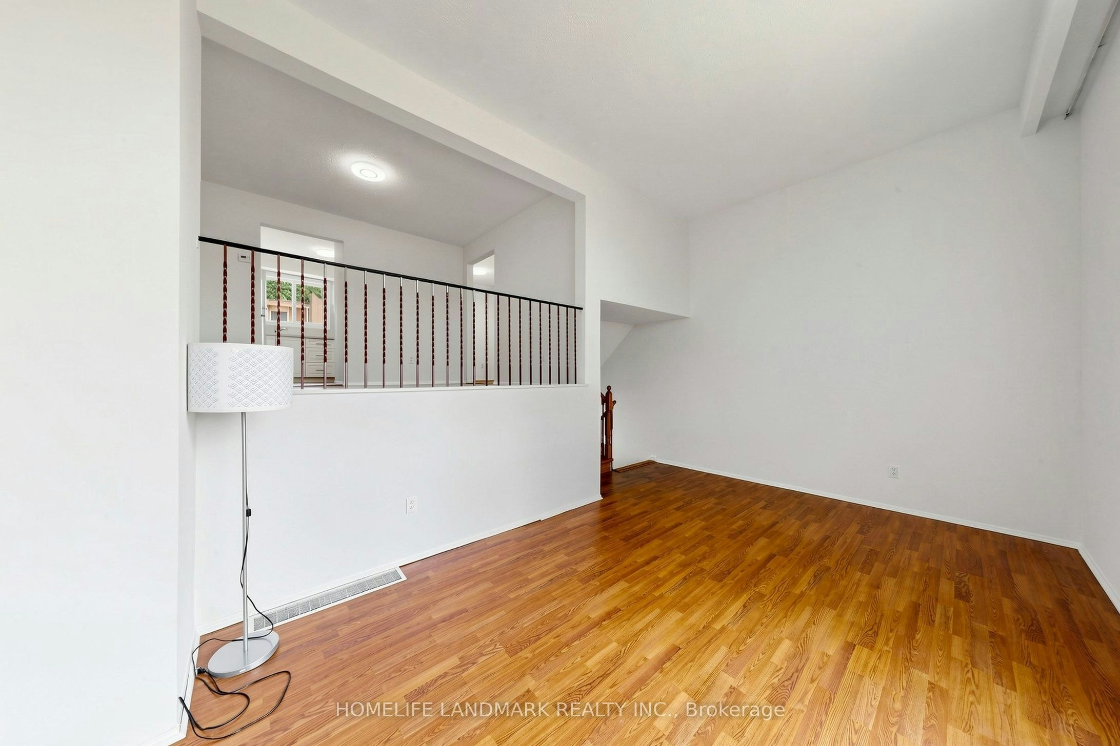 8 Rusty Crest Way, Toronto, ON, M2J 2Y4 - 4