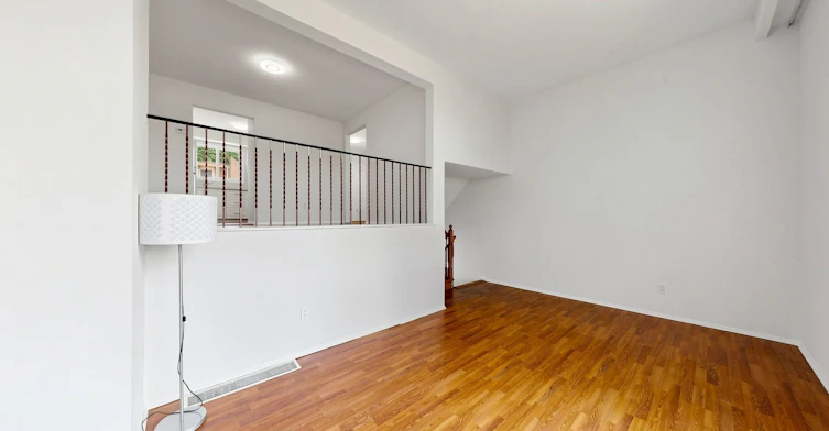 8 Rusty Crest Way, Toronto, ON, M2J 2Y4 - 4