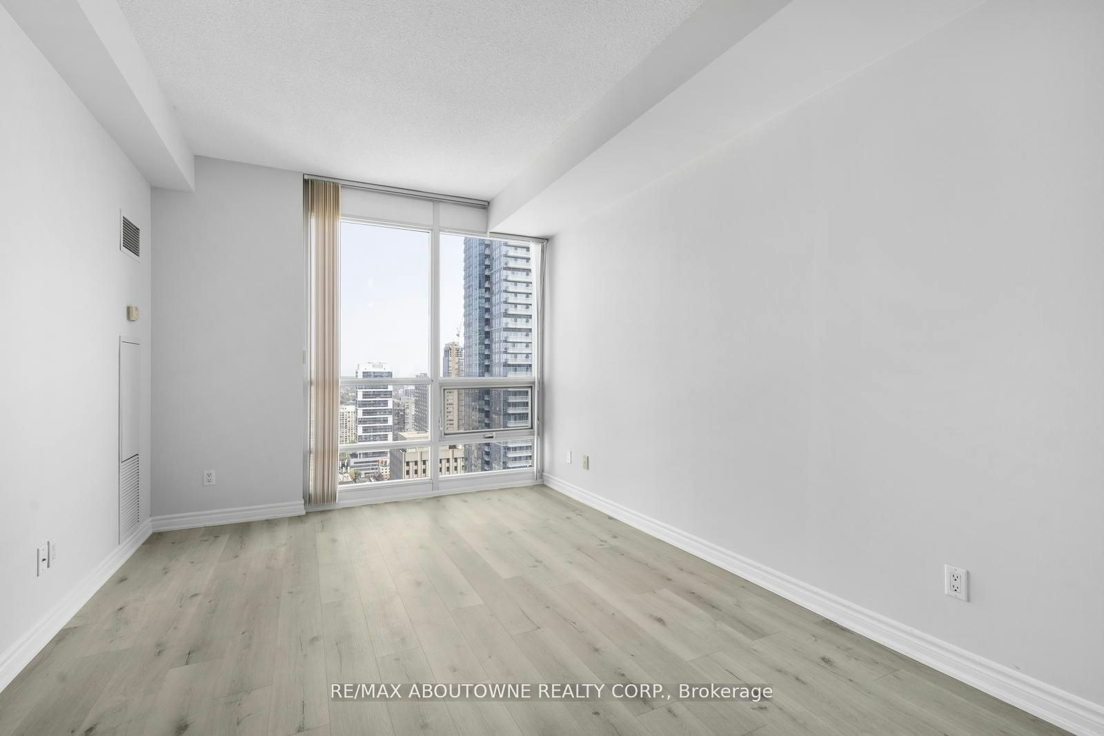 3503-761 Bay Street, Toronto, ON, M5G 2R2 - 12