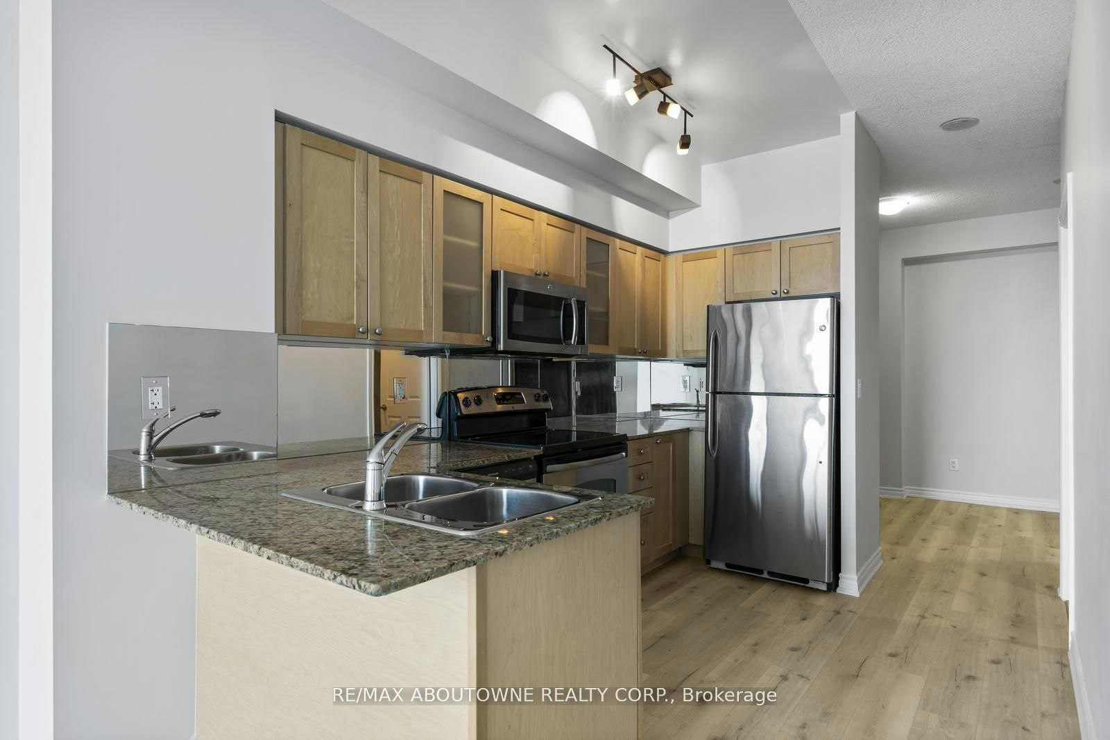 3503-761 Bay Street, Toronto, ON, M5G 2R2 - 7