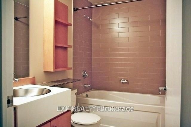 302-9 Spadina Avenue, Toronto, ON, M5V 3V5 - 5