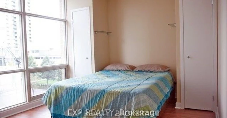 302-9 Spadina Avenue, Toronto, ON, M5V 3V5 - 4