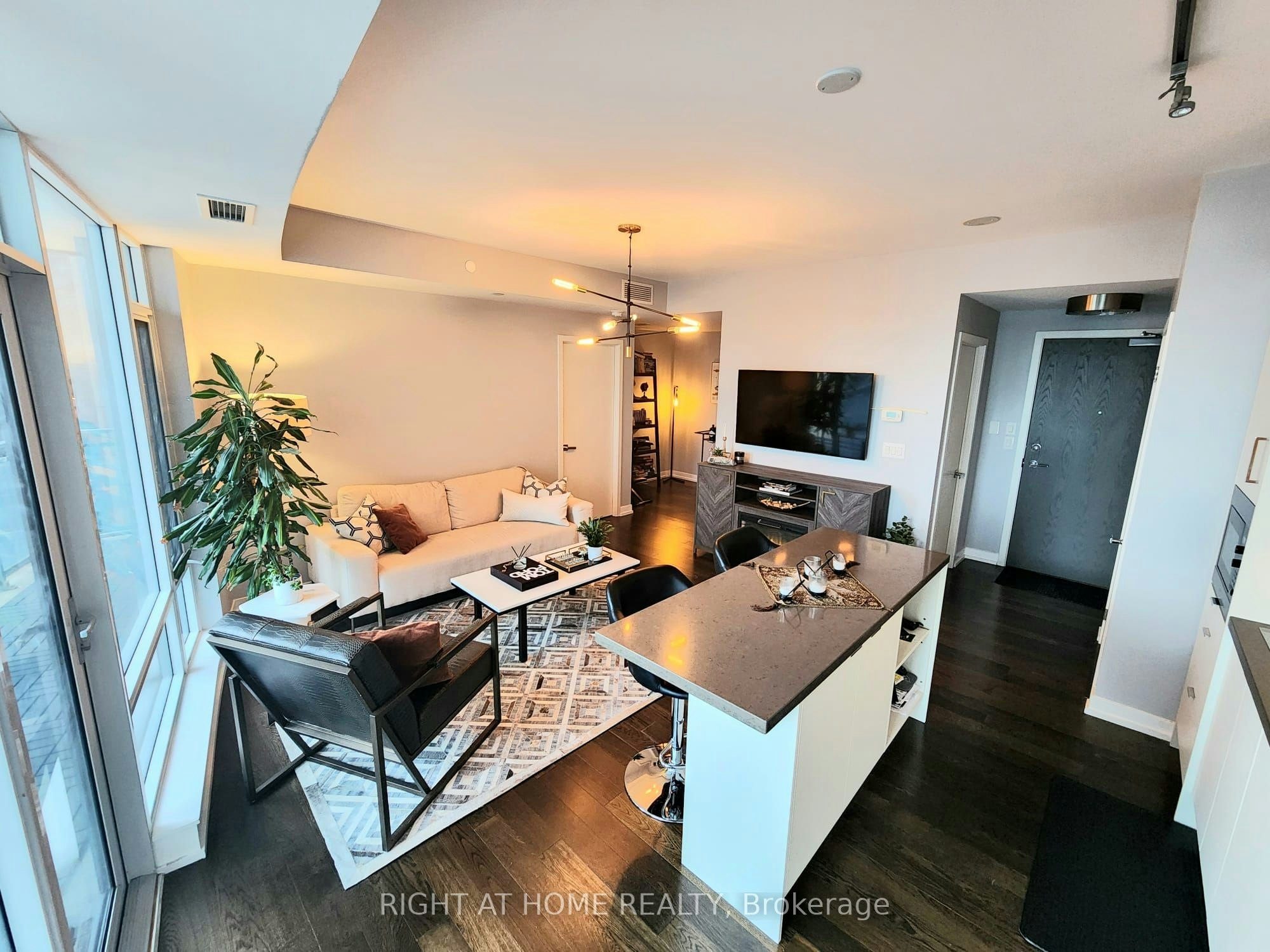 1906-21 Widmer Street, Toronto, ON, M5V 0B8 - 4