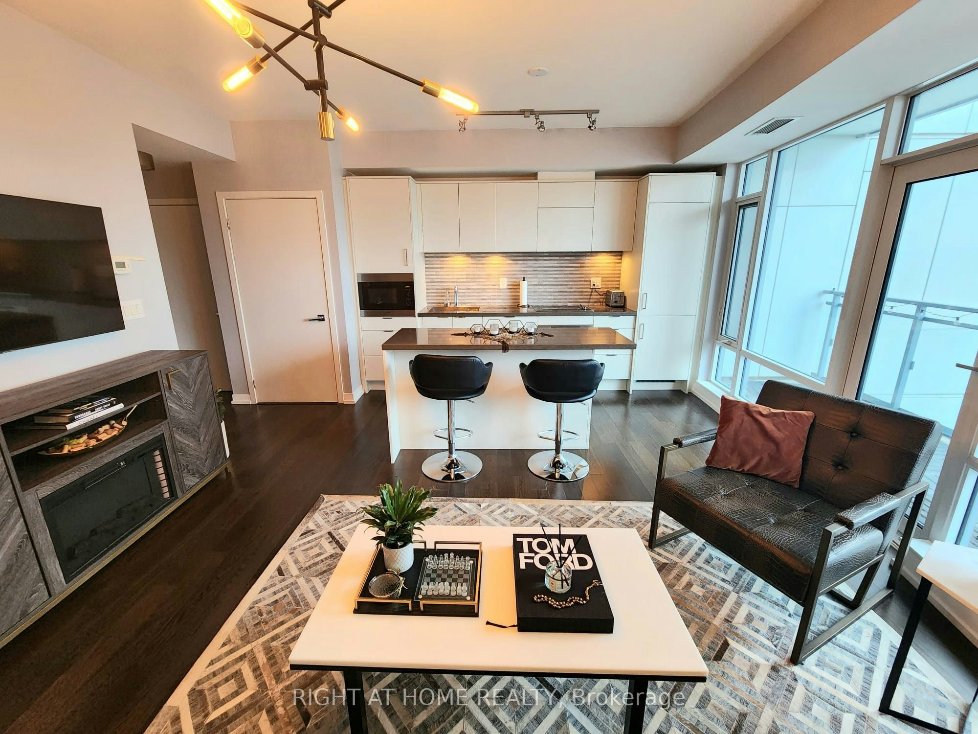1906-21 Widmer Street, Toronto, ON, M5V 0B8 - 6