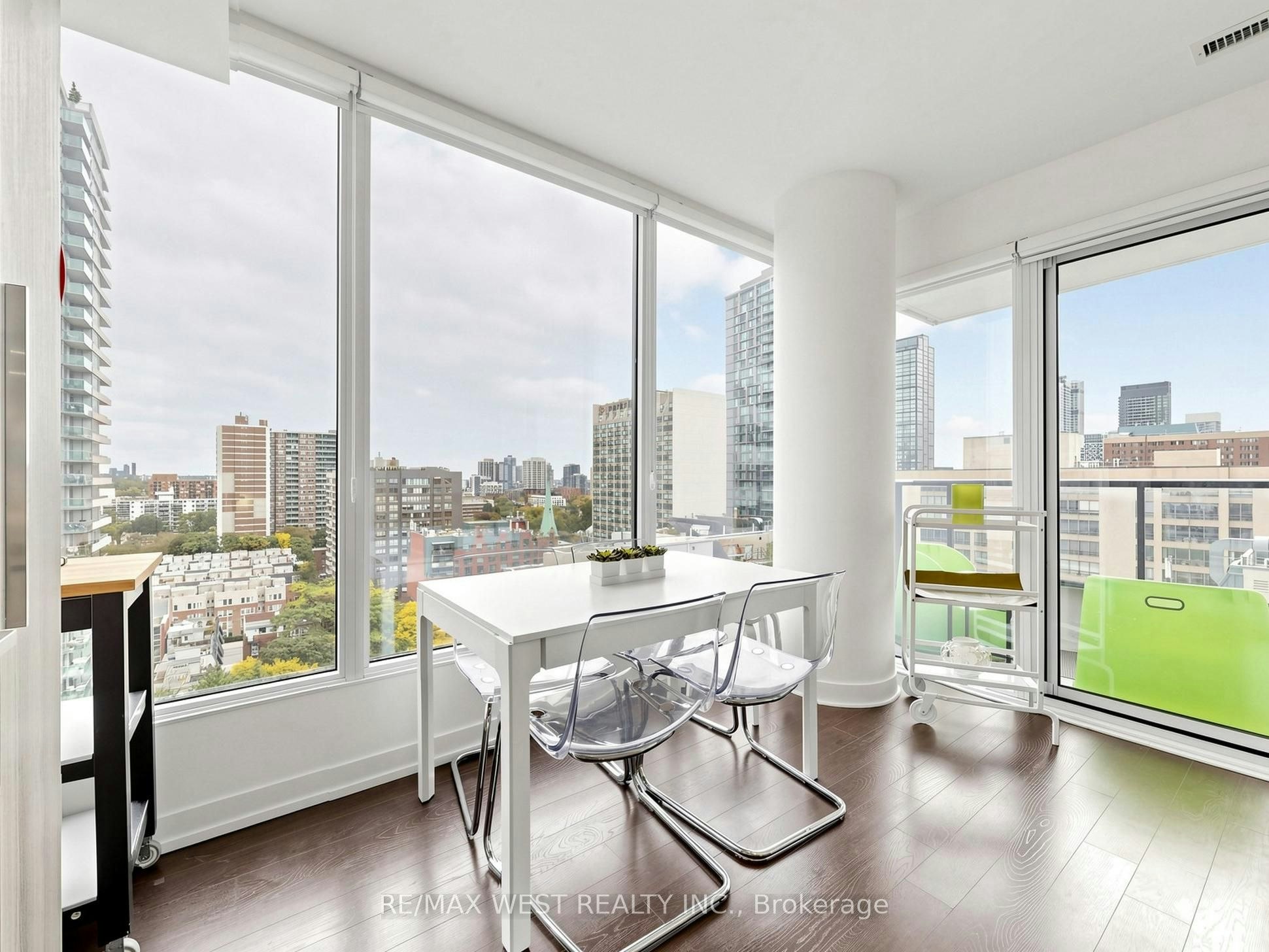 1716-85 Wood Street, Toronto, ON, M4Y 0E8 - 17