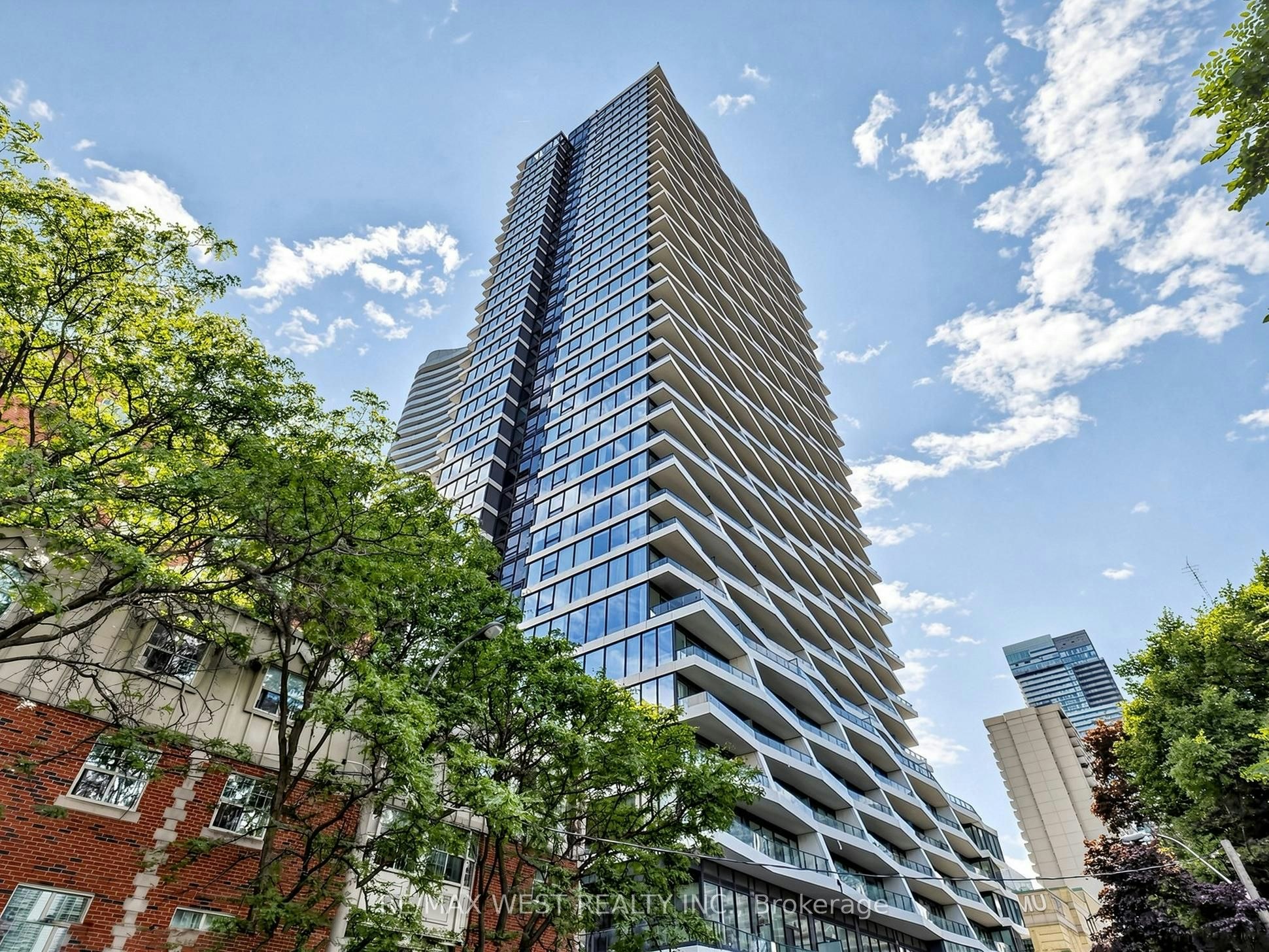 1716-85 Wood Street, Toronto, ON, M4Y 0E8 - 2