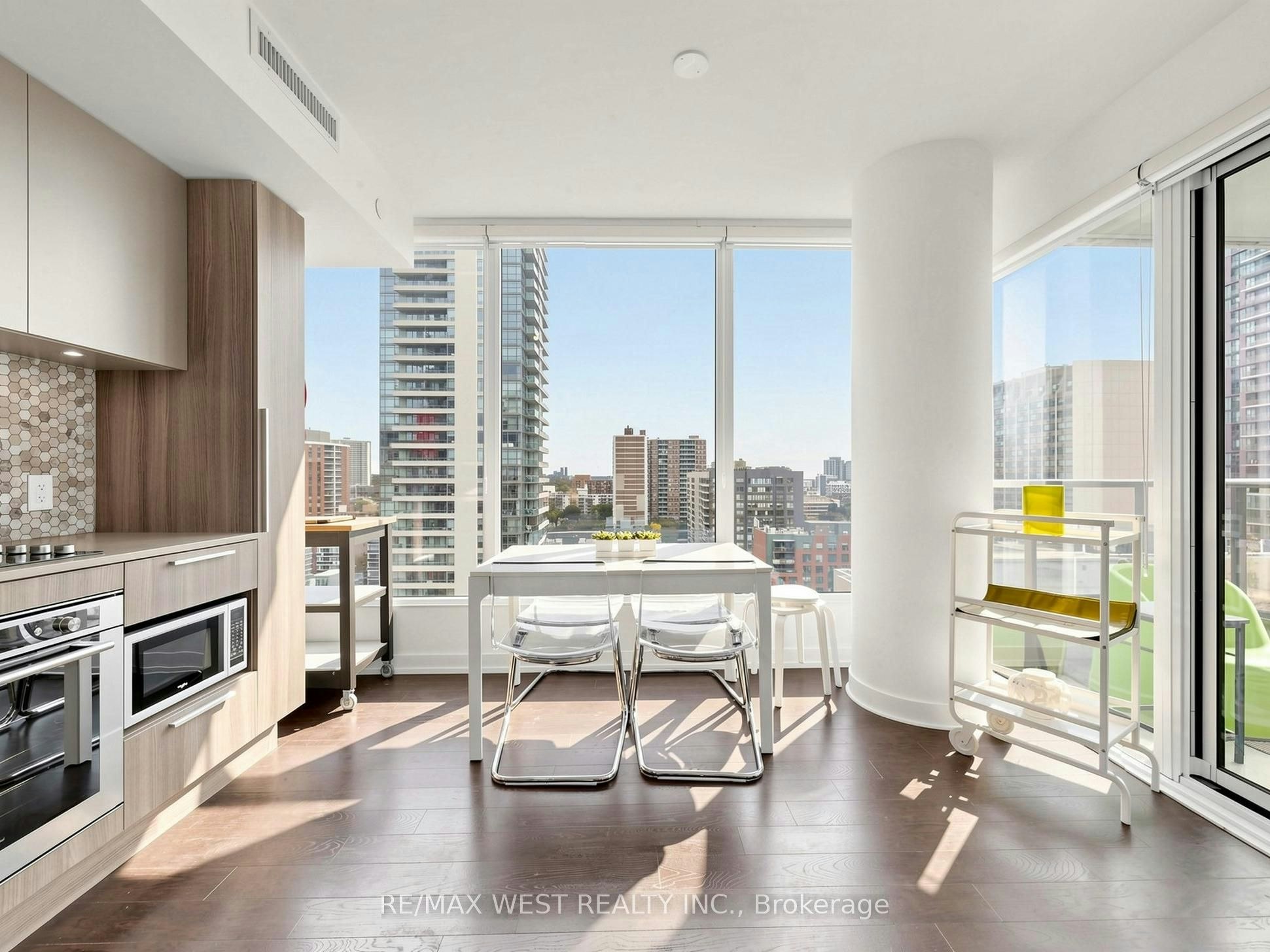 1716-85 Wood Street, Toronto, ON, M4Y 0E8 - 16