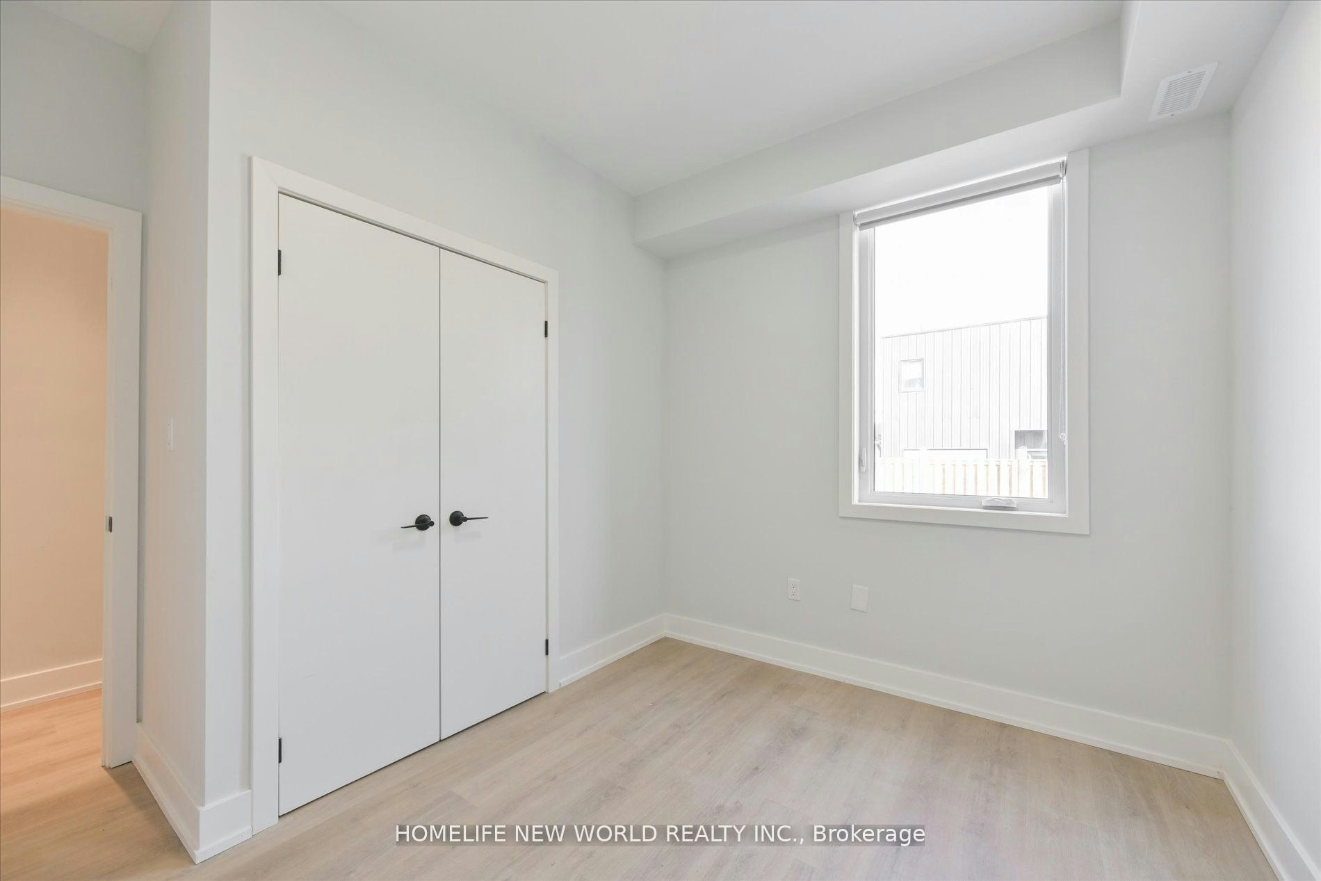 Main-995 Dufferin Dufferin Street, Toronto, ON, M6H 4B2 - 13