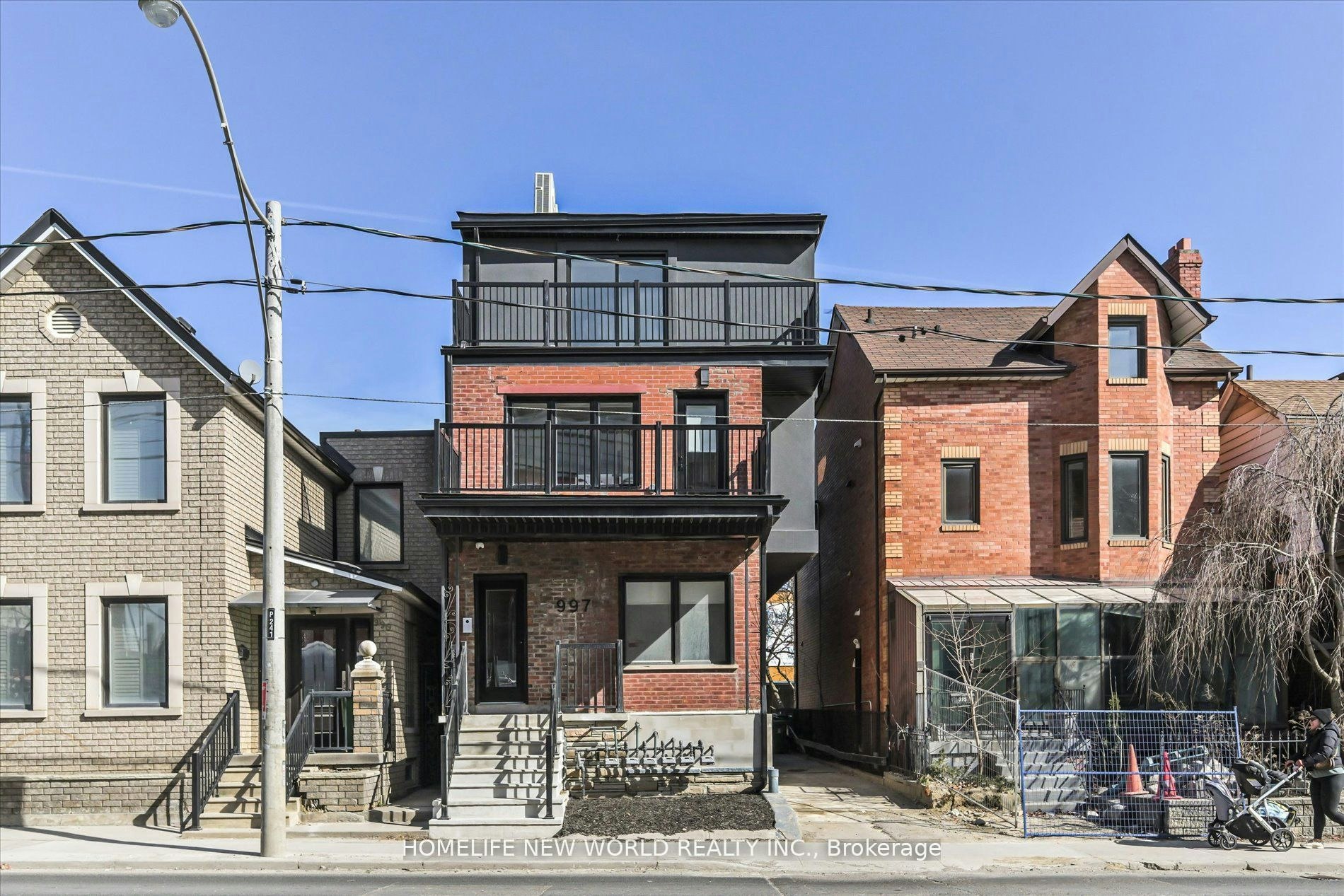 Main-995 Dufferin Dufferin Street, Toronto, ON, M6H 4B2