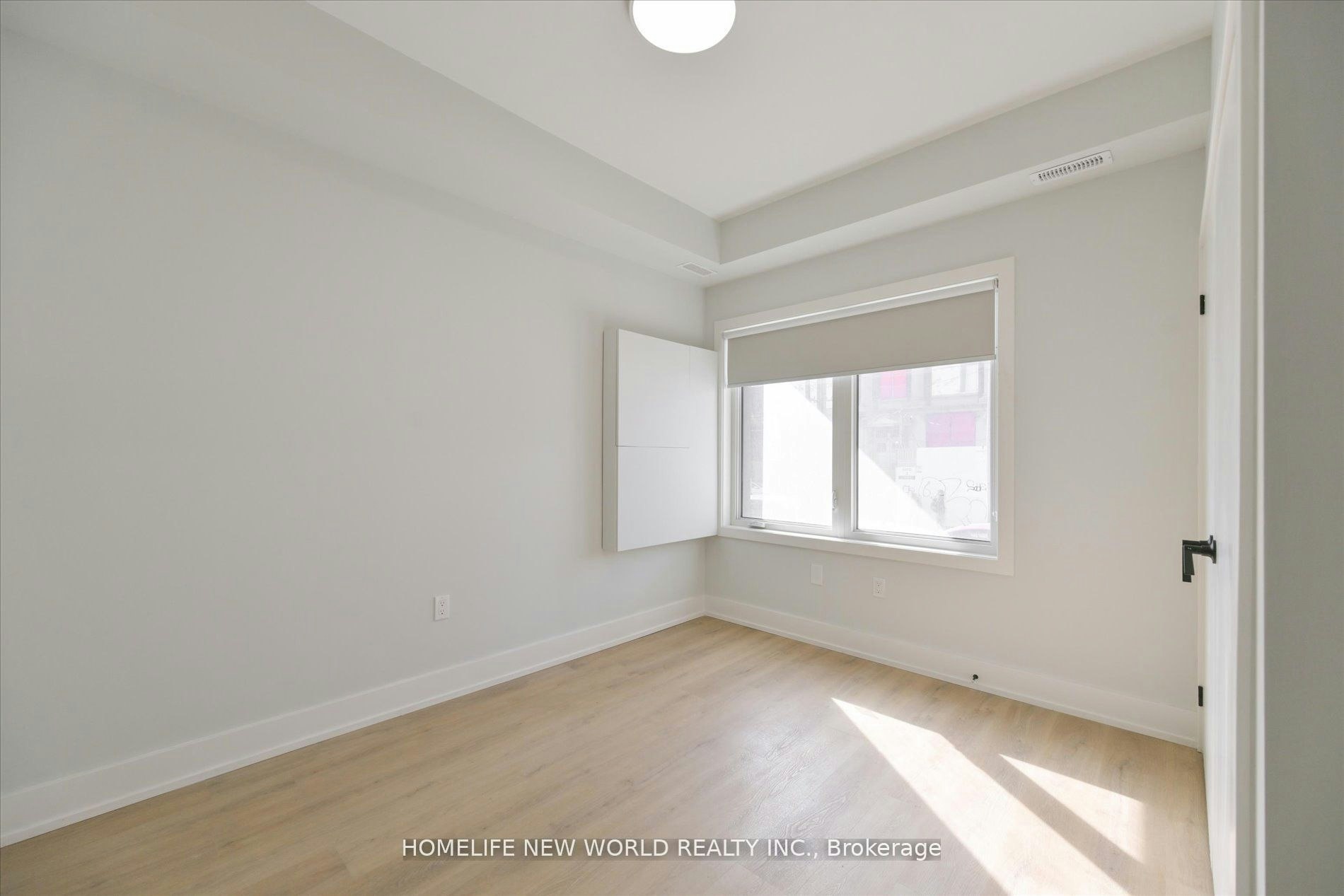 Main-995 Dufferin Dufferin Street, Toronto, ON, M6H 4B2 - 11