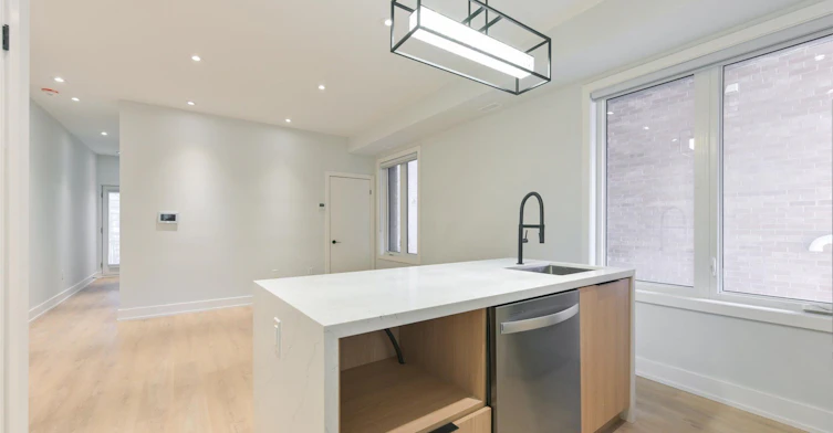 Main-995 Dufferin Dufferin Street, Toronto, ON, M6H 4B2 - 15