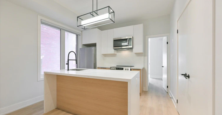 Main-995 Dufferin Dufferin Street, Toronto, ON, M6H 4B2 - 12