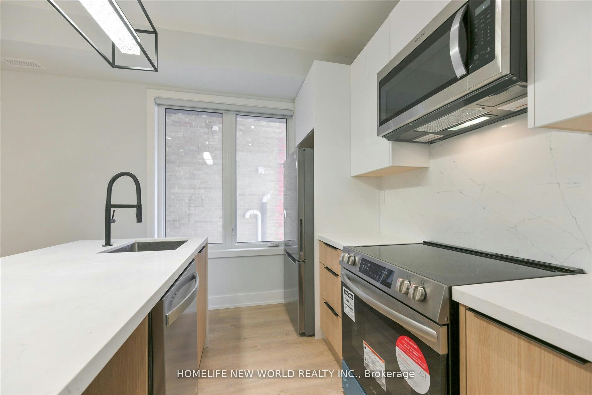 Main-995 Dufferin Dufferin Street, Toronto, ON, M6H 4B2 - 7