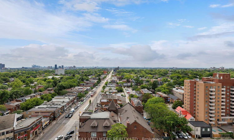 1401-530 St Clair Avenue W