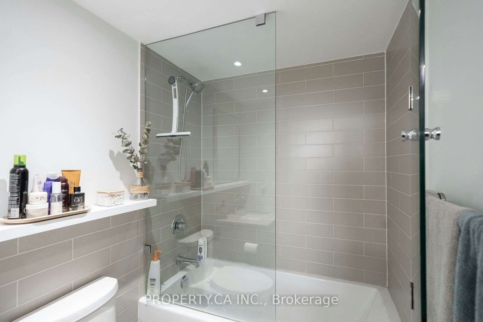 412-120 Varna Drive, Toronto, ON, M6A 0B3 - 23