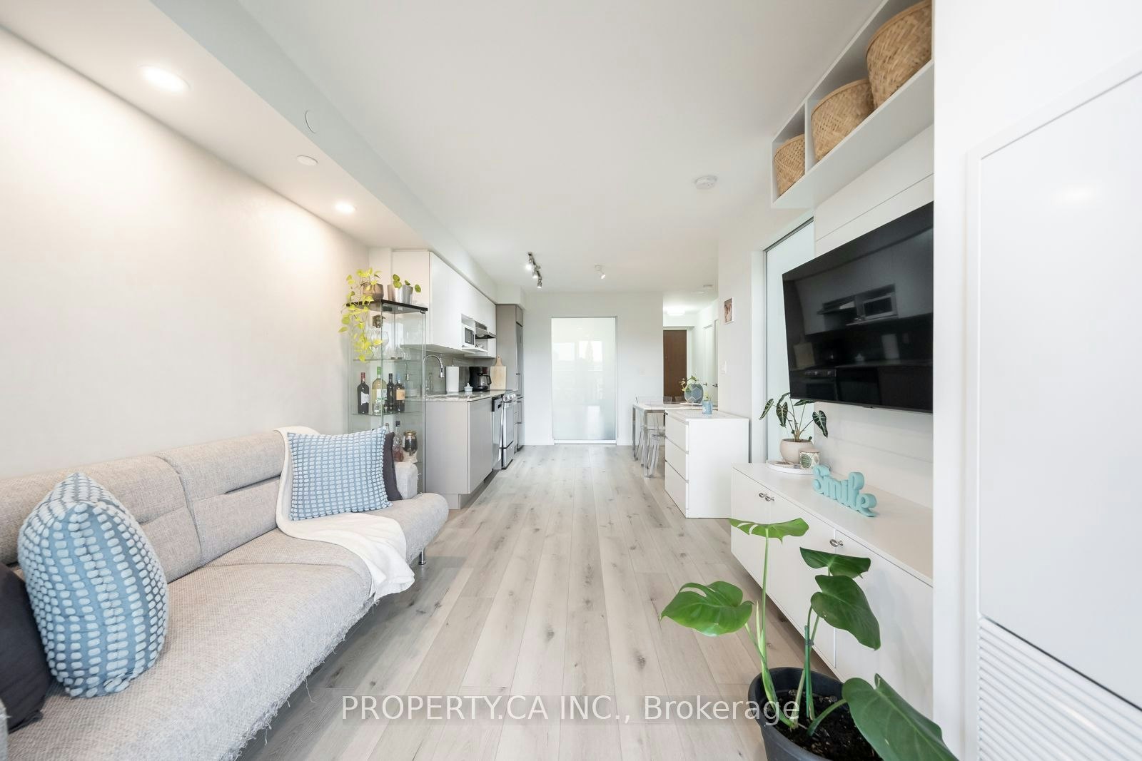 412-120 Varna Drive, Toronto, ON, M6A 0B3 - 34