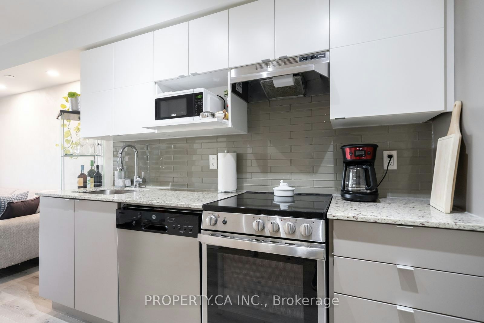 412-120 Varna Drive, Toronto, ON, M6A 0B3 - 28