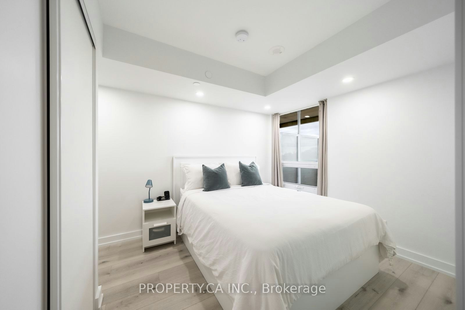 412-120 Varna Drive, Toronto, ON, M6A 0B3 - 20