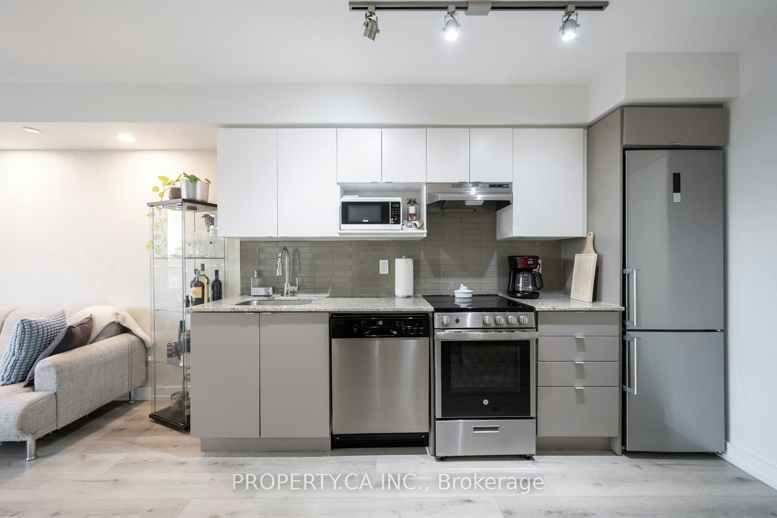 412-120 Varna Drive, Toronto, ON, M6A 0B3 - 29