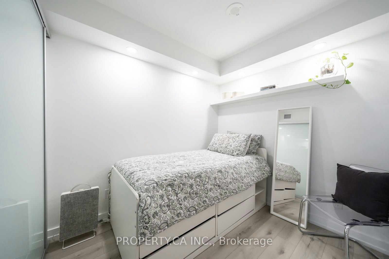 412-120 Varna Drive, Toronto, ON, M6A 0B3 - 10