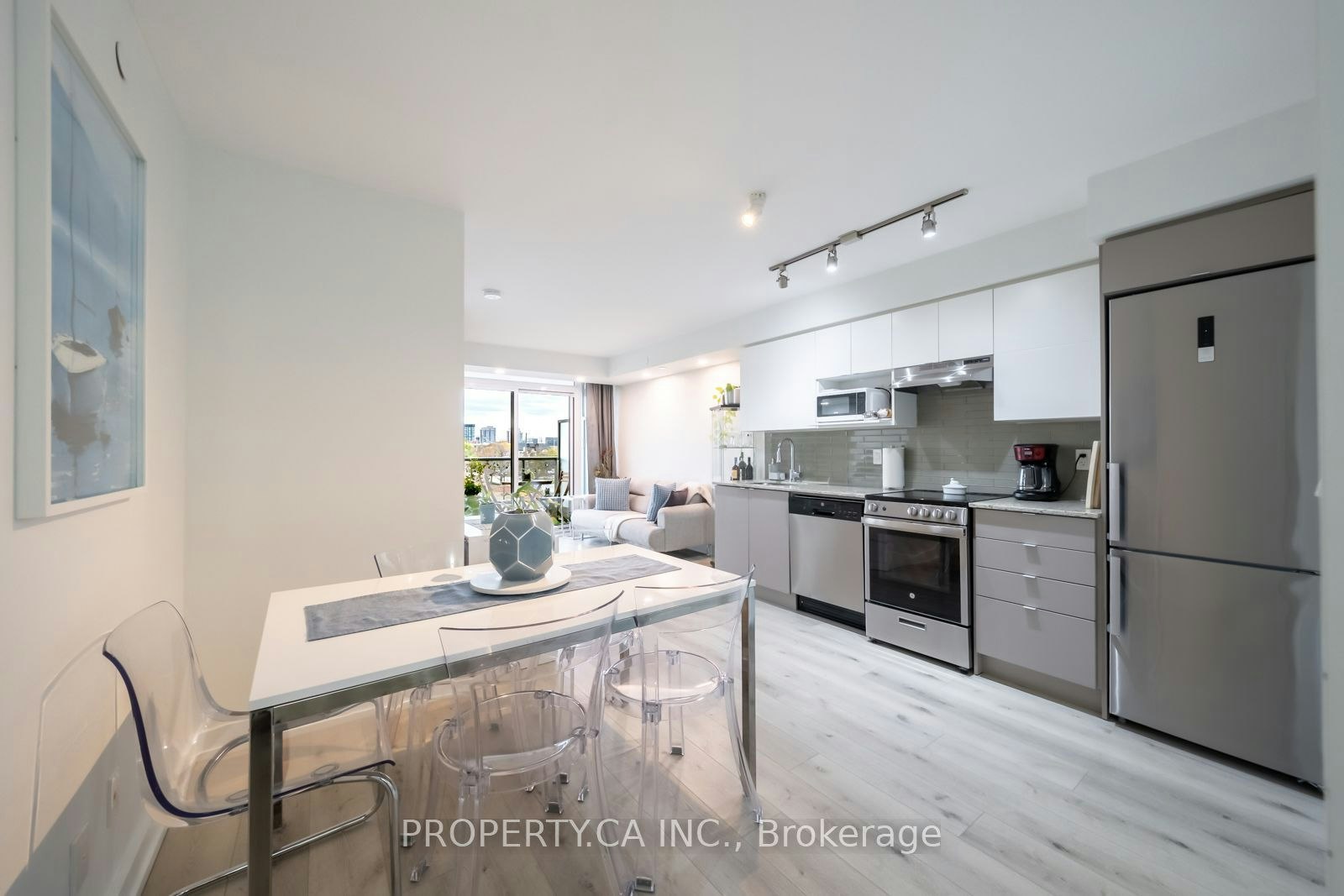 412-120 Varna Drive, Toronto, ON, M6A 0B3 - 17