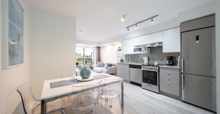 412-120 Varna Drive, Toronto, ON, M6A 0B3 - 17