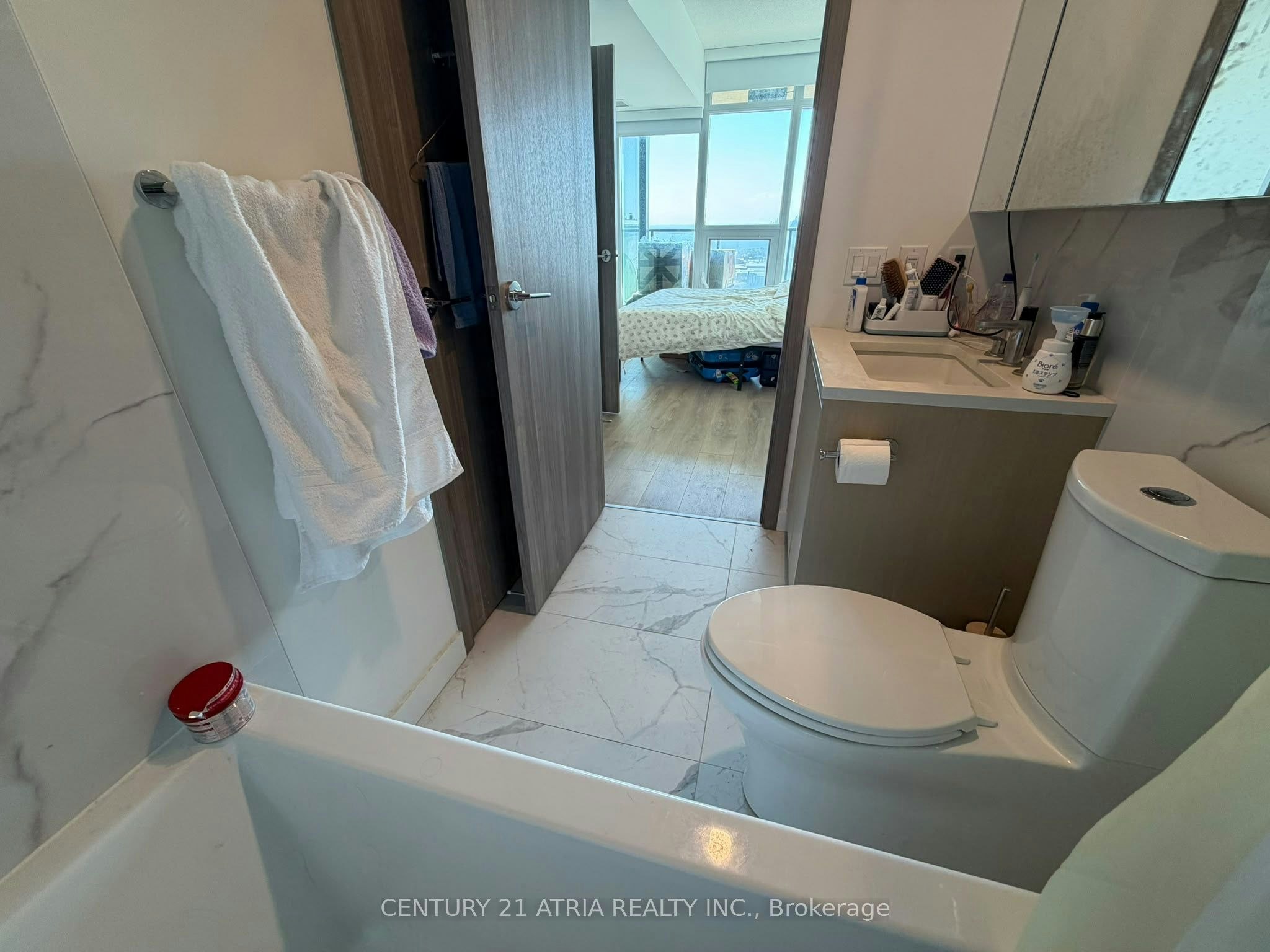 5515-3 Concord Cityplace Way, Toronto, ON, M5V 0X4 - 10