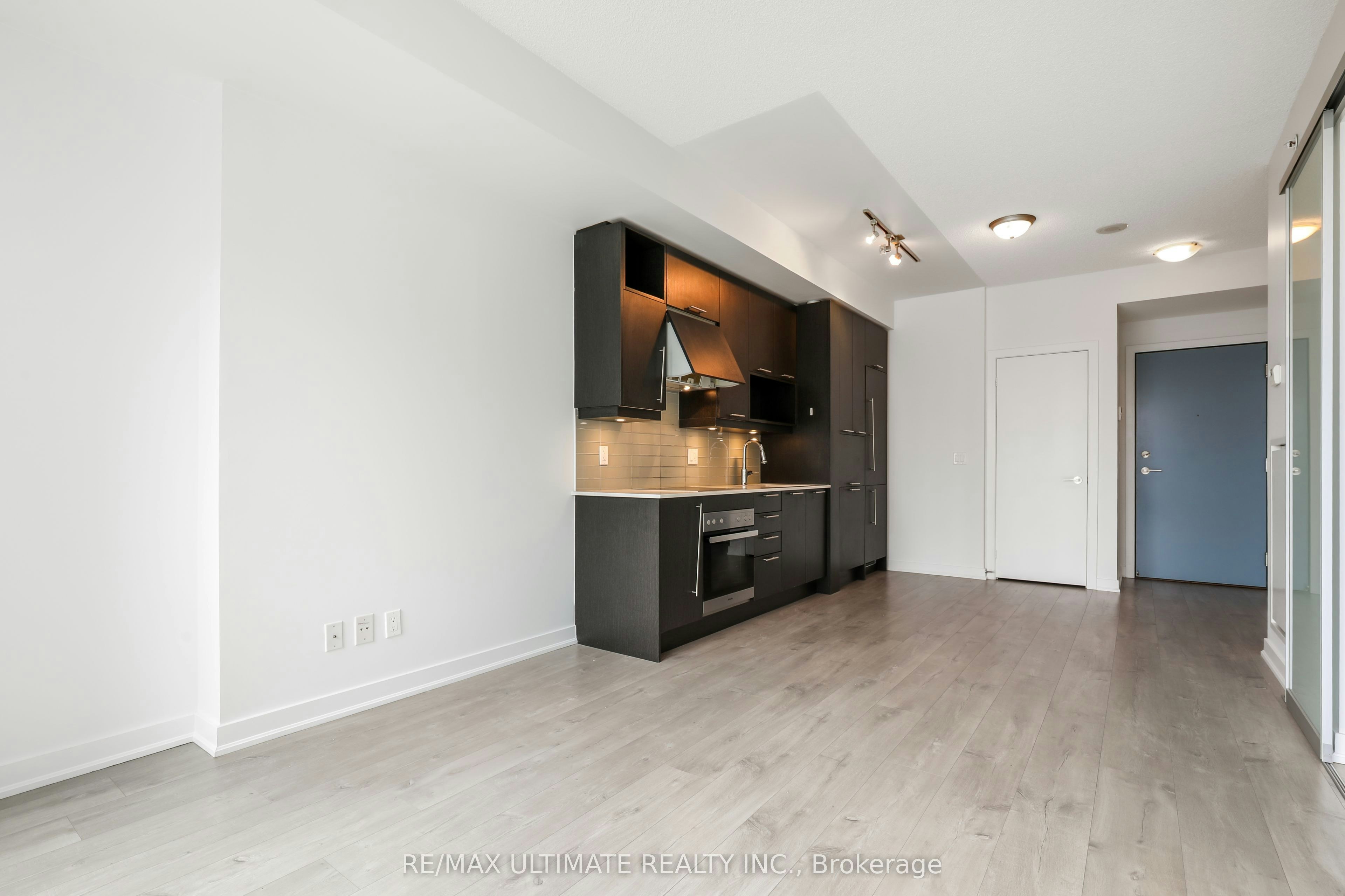 1408-199 Richmond Street W, Toronto, ON, M5V 0H4 - 5