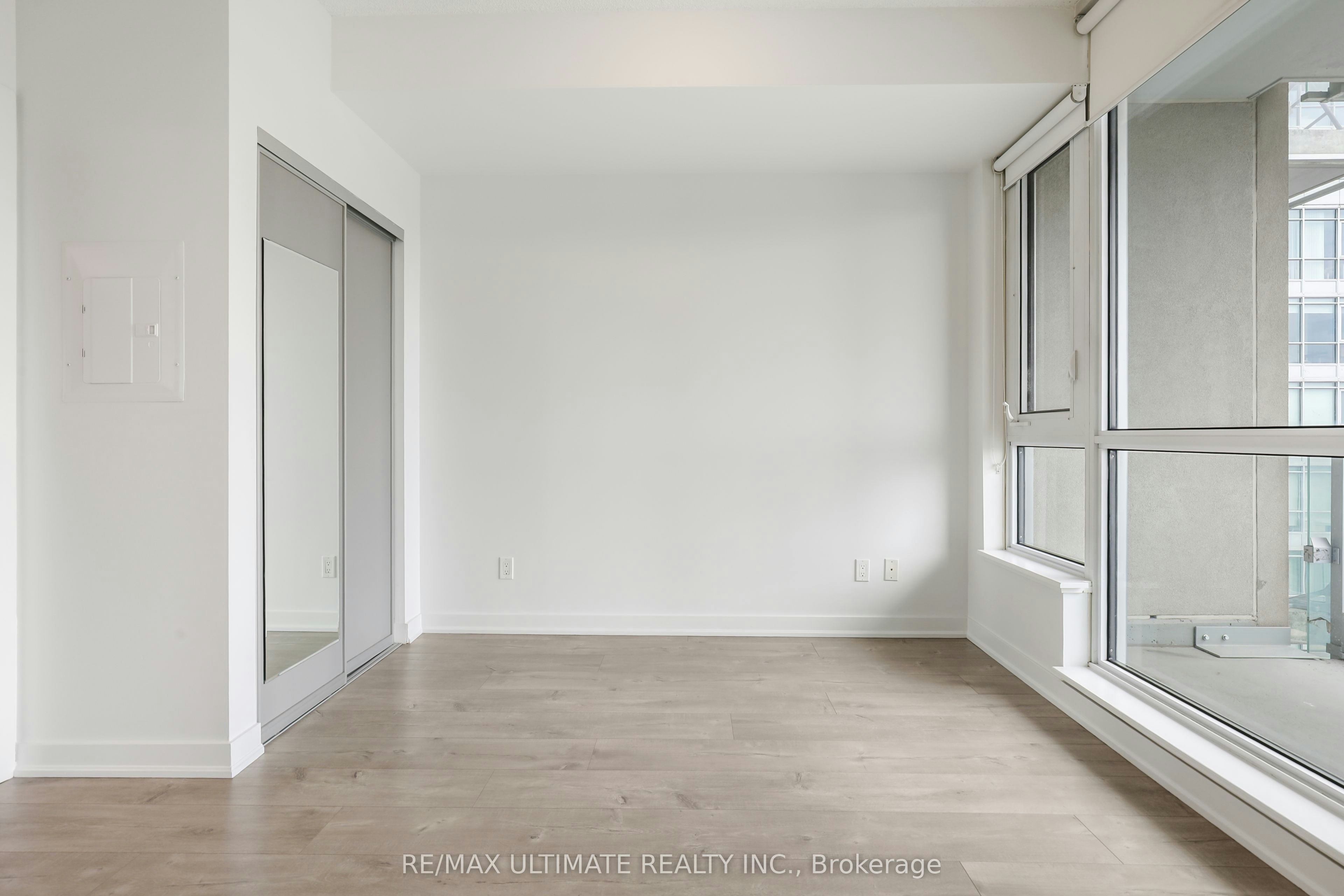 1408-199 Richmond Street W, Toronto, ON, M5V 0H4 - 9