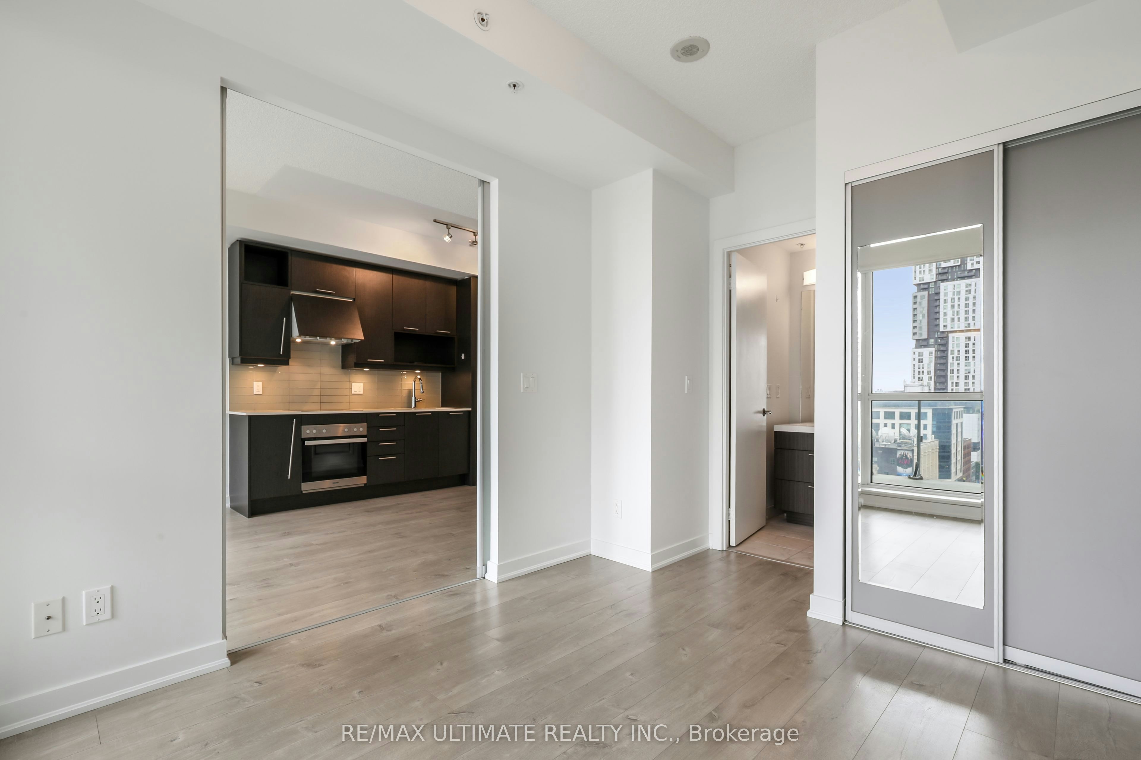 1408-199 Richmond Street W, Toronto, ON, M5V 0H4 - 12
