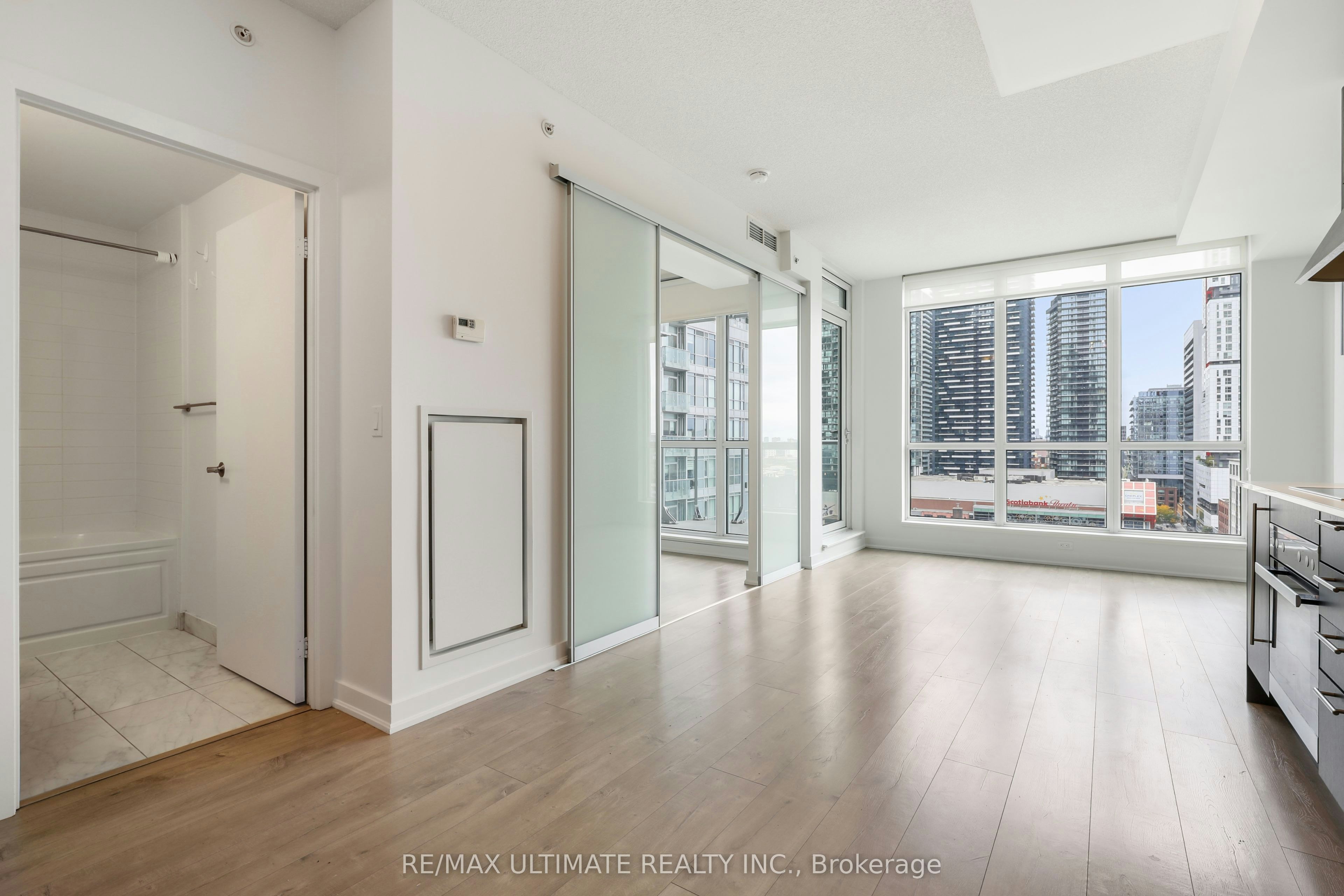 1408-199 Richmond Street W, Toronto, ON, M5V 0H4 - 3