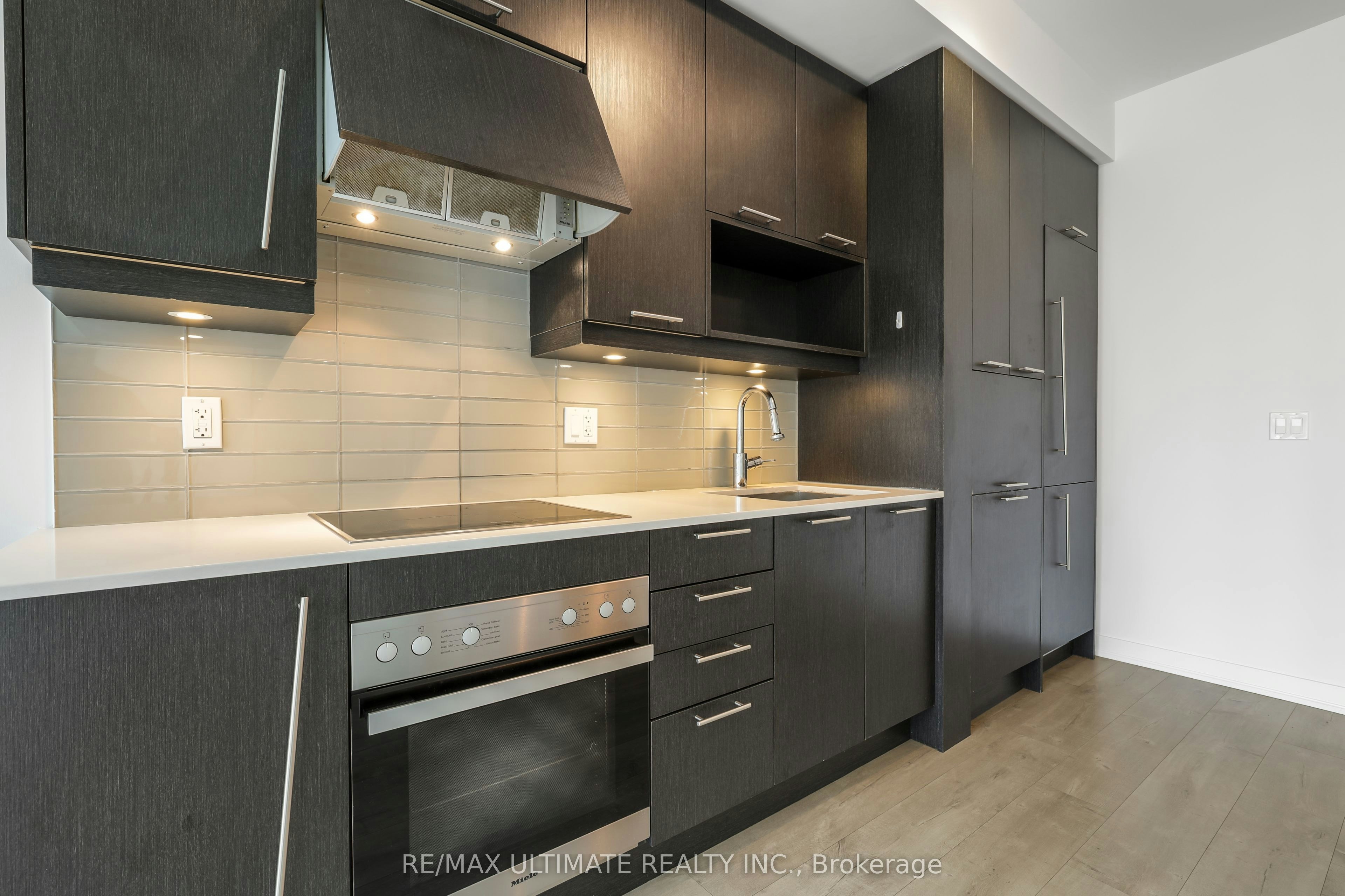 1408-199 Richmond Street W, Toronto, ON, M5V 0H4 - 7