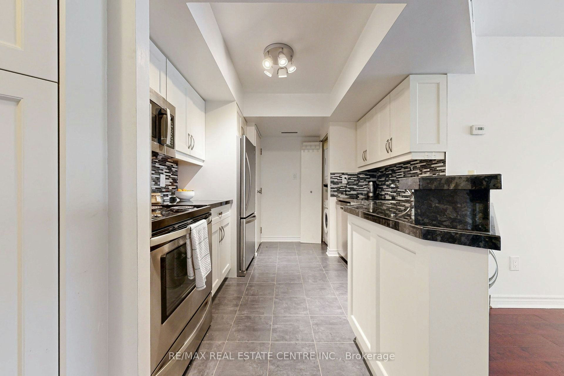 1001 Bay Street, Toronto, ON, M5S 3A6 - 3