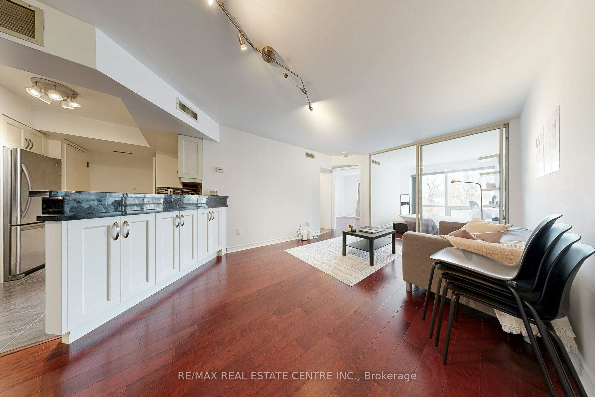 1001 Bay Street, Toronto, ON, M5S 3A6 - 8