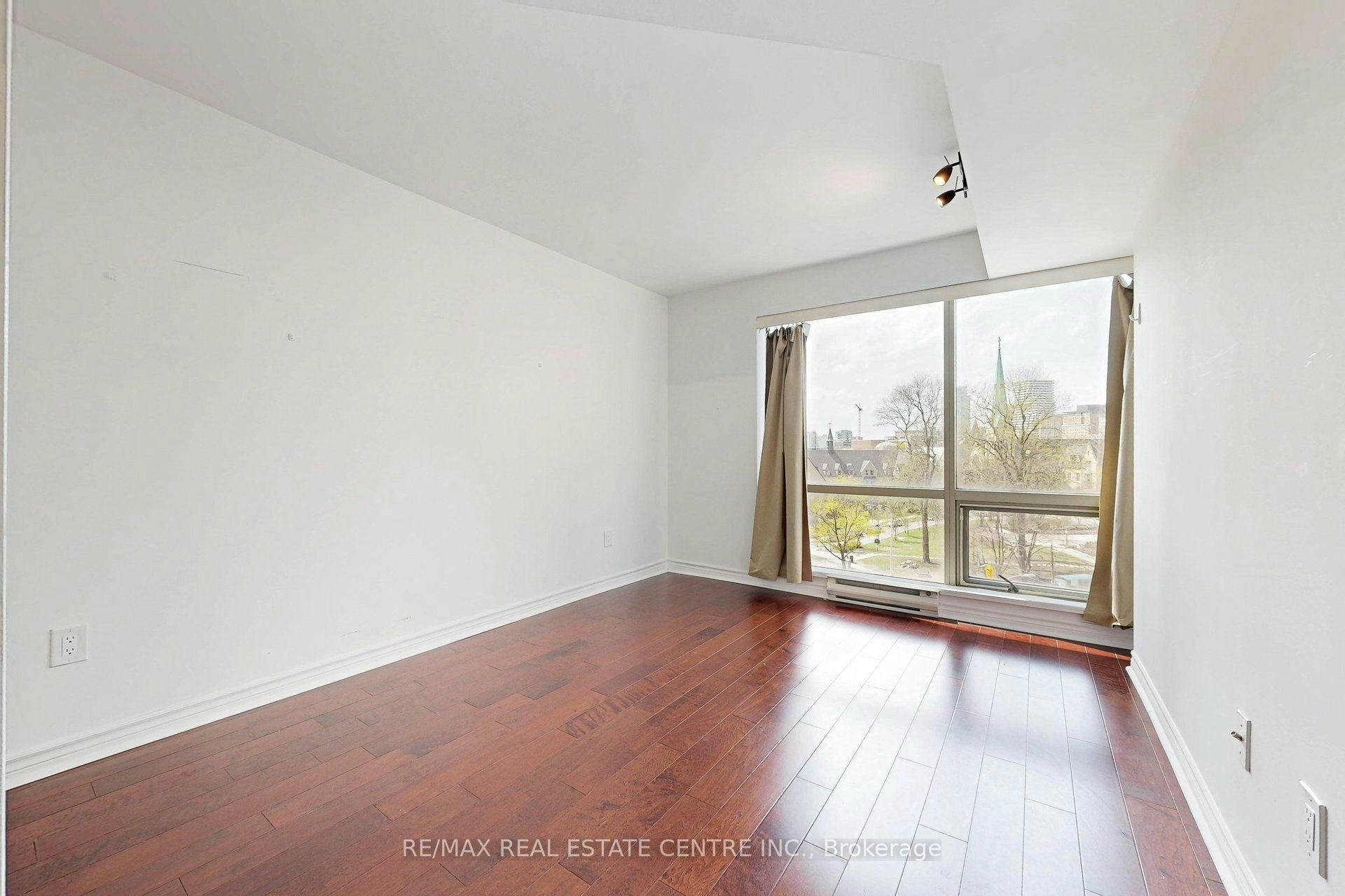 1001 Bay Street, Toronto, ON, M5S 3A6 - 18