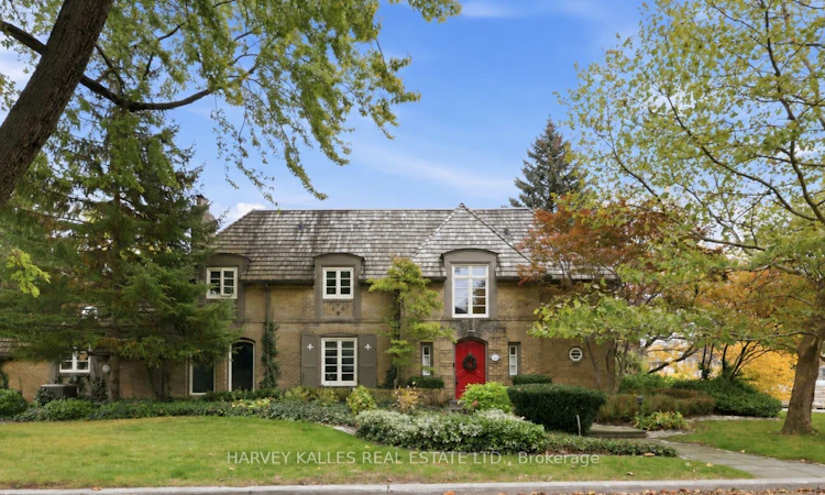 148 Strathallan Boulevard