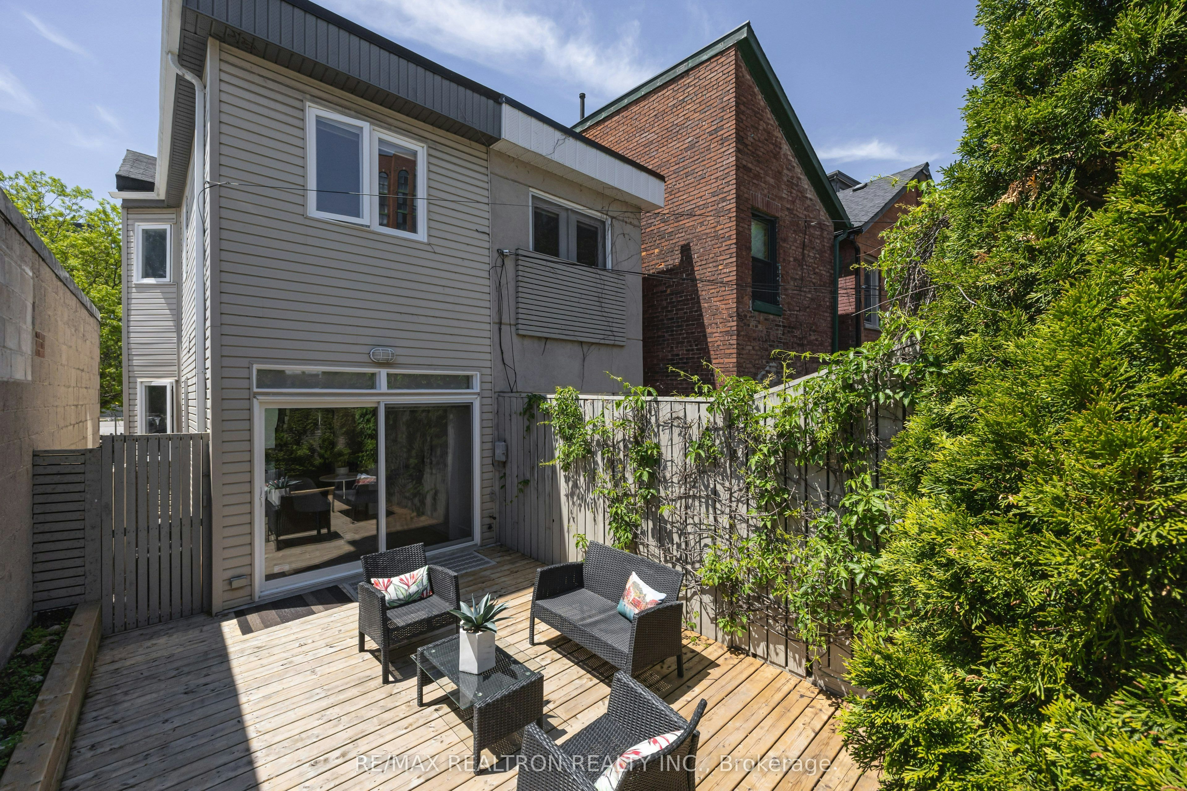 93 Walnut Avenue, Toronto, ON, M5V 2S1 - 14
