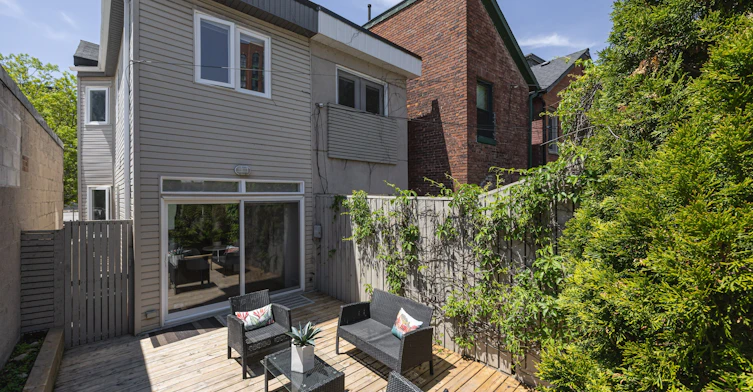 93 Walnut Avenue, Toronto, ON, M5V 2S1 - 14