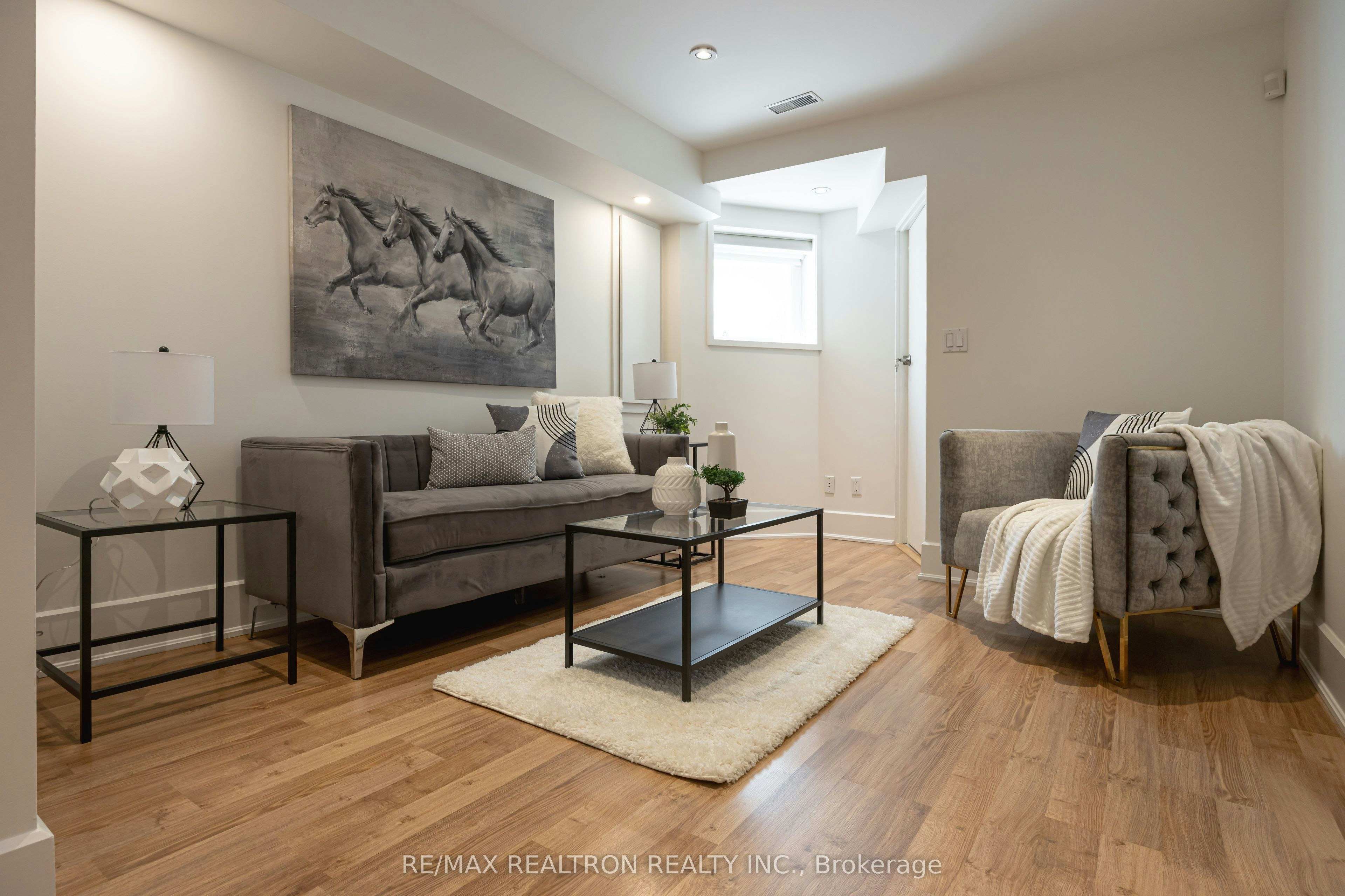 93 Walnut Avenue, Toronto, ON, M5V 2S1 - 10