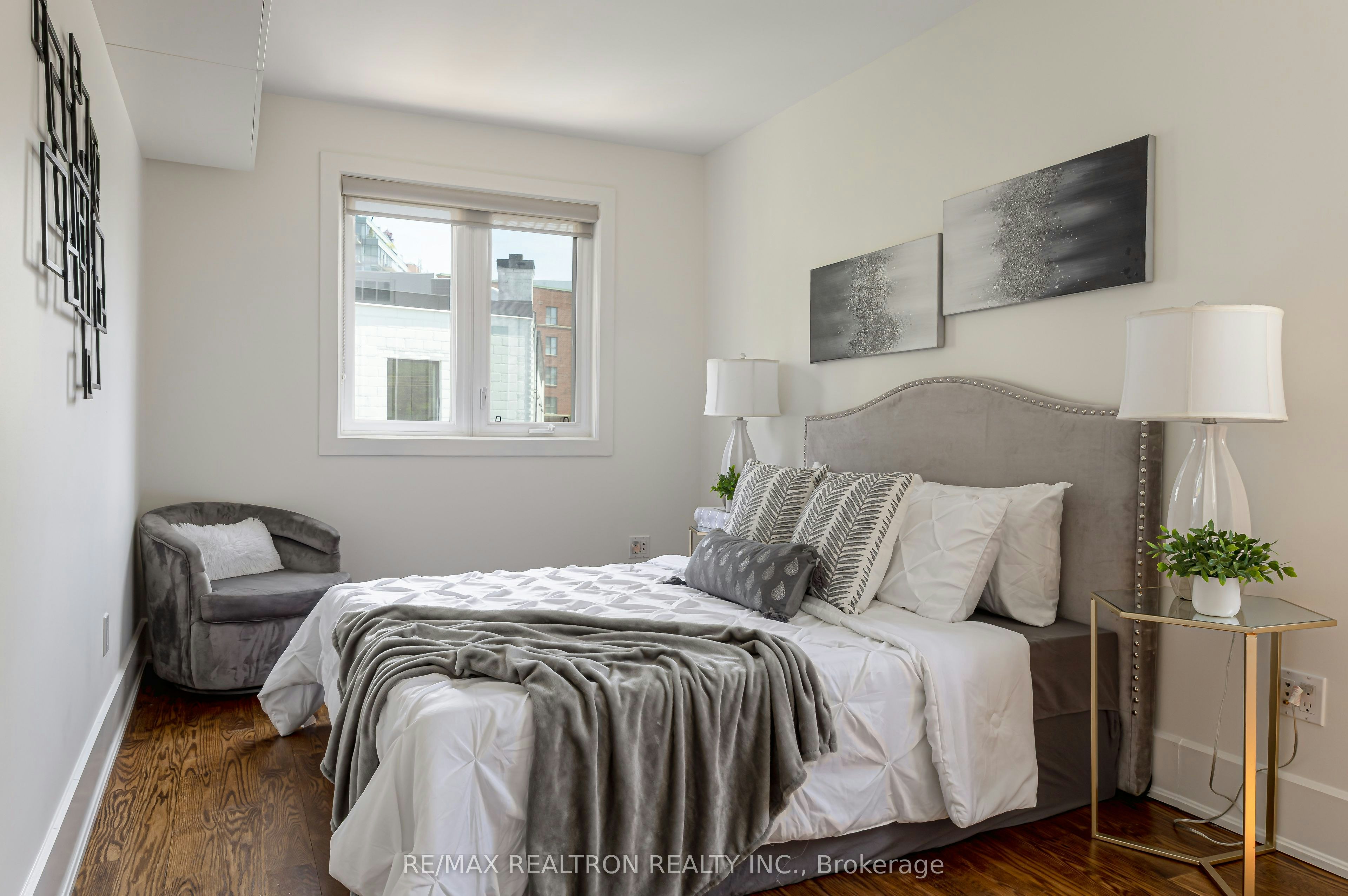 93 Walnut Avenue, Toronto, ON, M5V 2S1 - 7