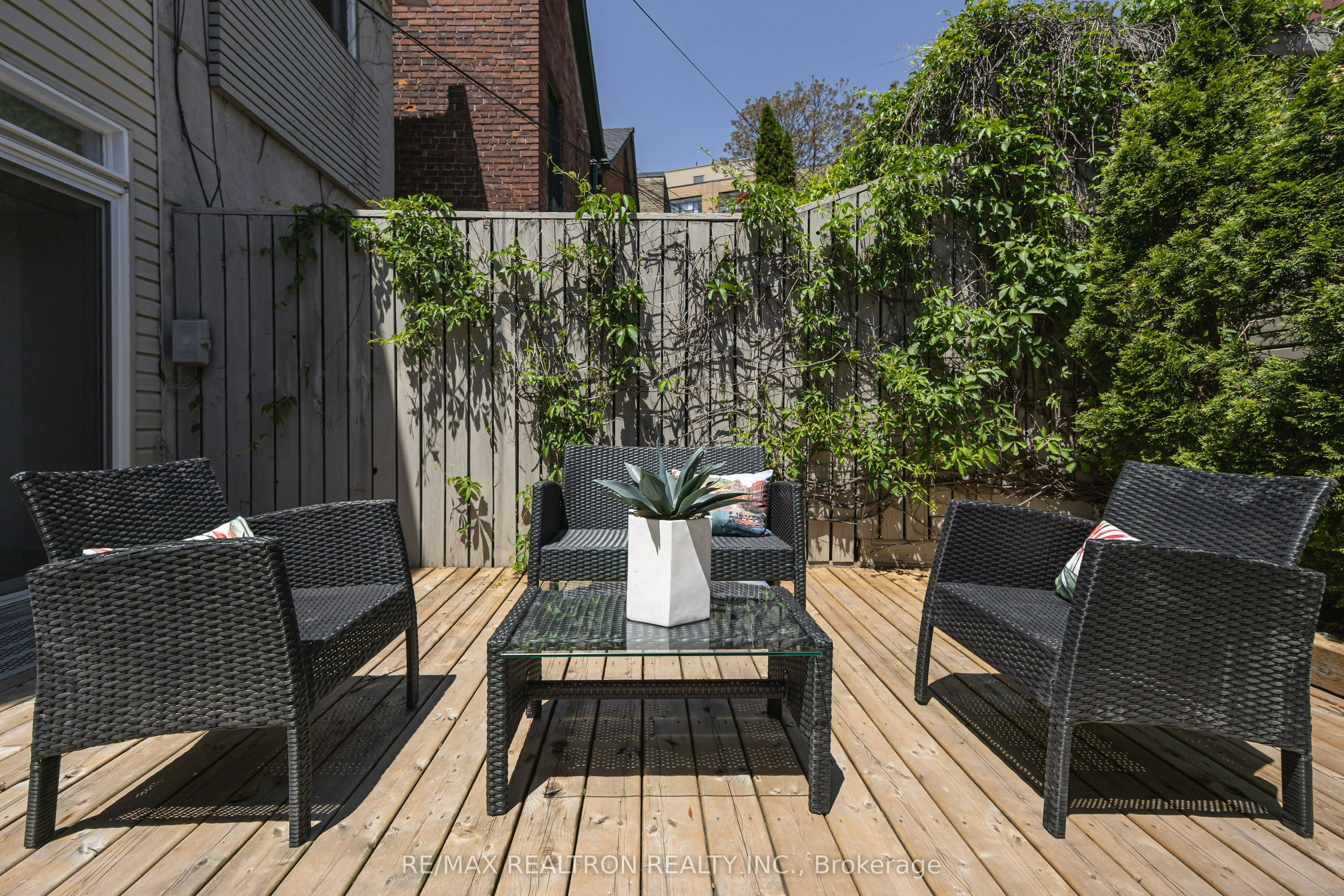 93 Walnut Avenue, Toronto, ON, M5V 2S1 - 13