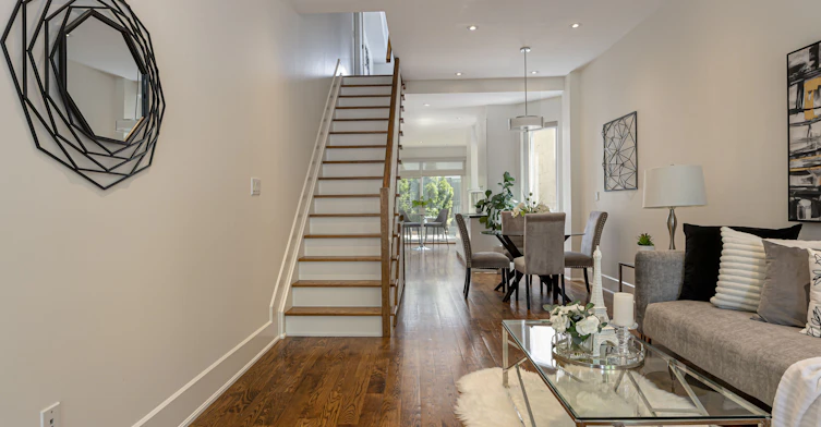 93 Walnut Avenue, Toronto, ON, M5V 2S1 - 2
